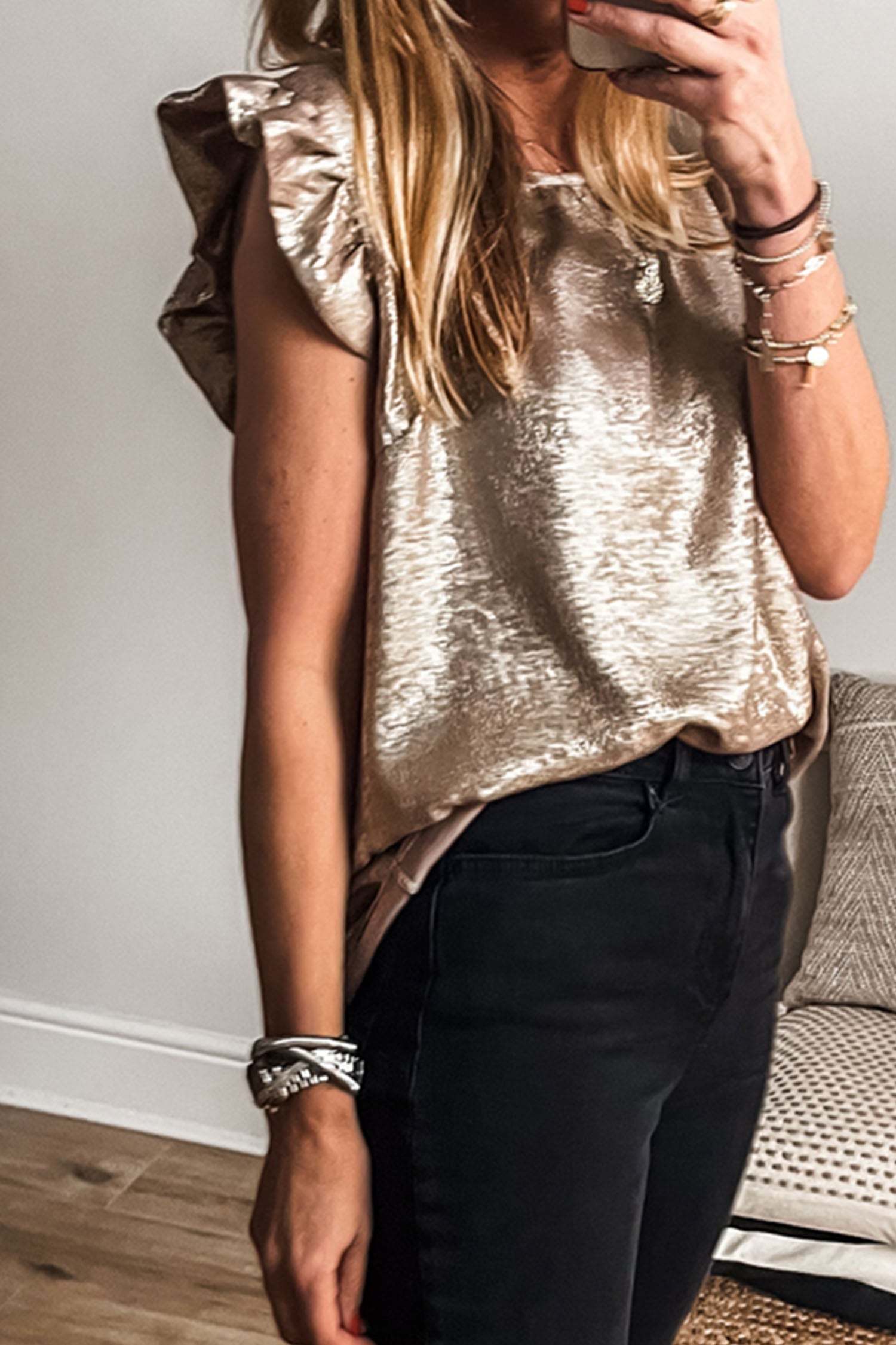 Top Smanicato Metallizzato Oro con Scollo Rotondo e Volant