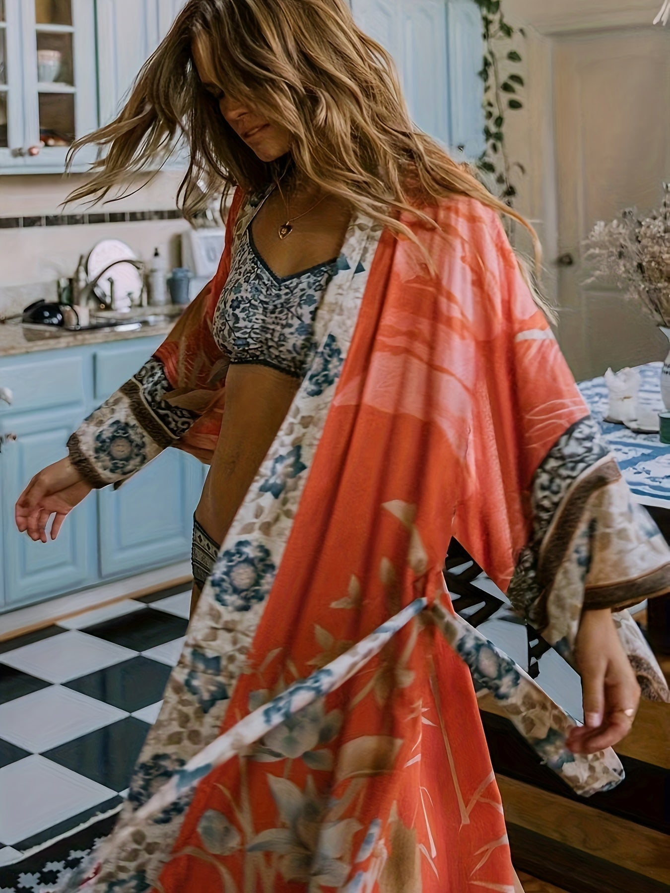 Μακρύ γυναικείο boho φόρεμα με έθνικ print και μακριά μανίκια