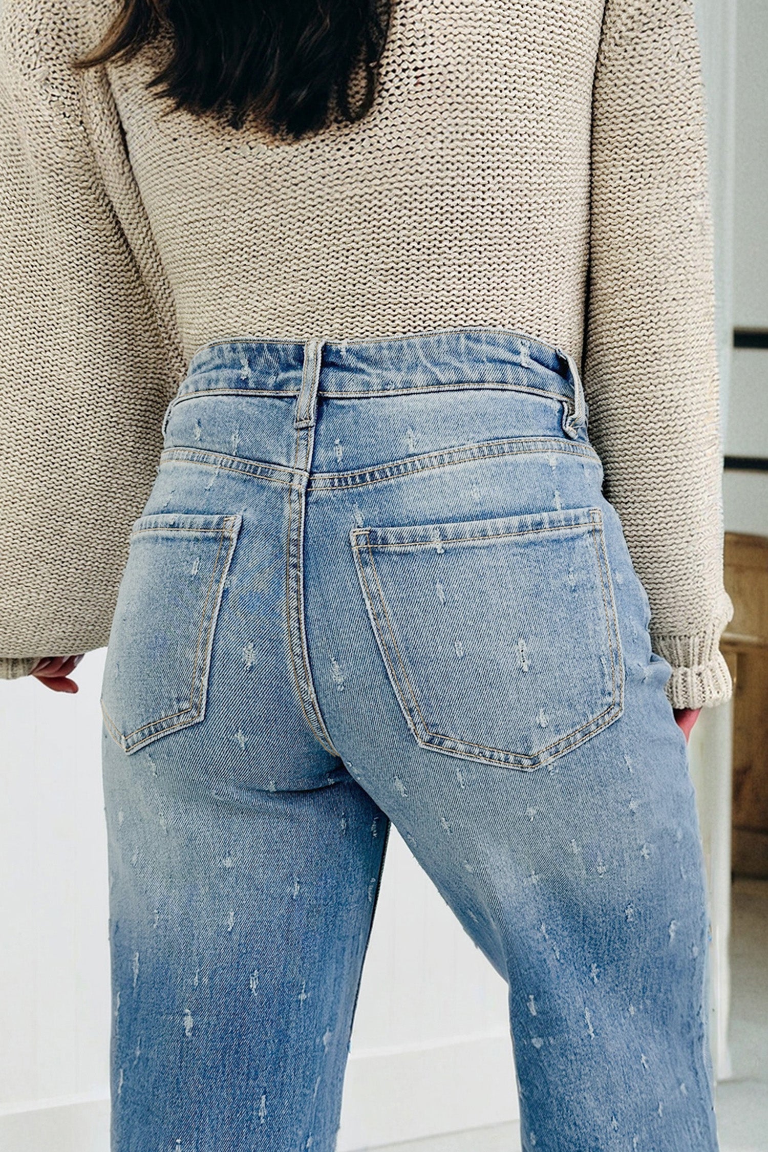 Jeans Blu Nebbia con Dettagli Distressed e Controllo Addominale
