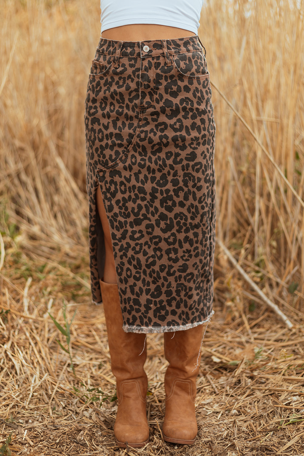 Gonna Midi in Denim Leopardata con Spacco e Orlo Sfilacciato