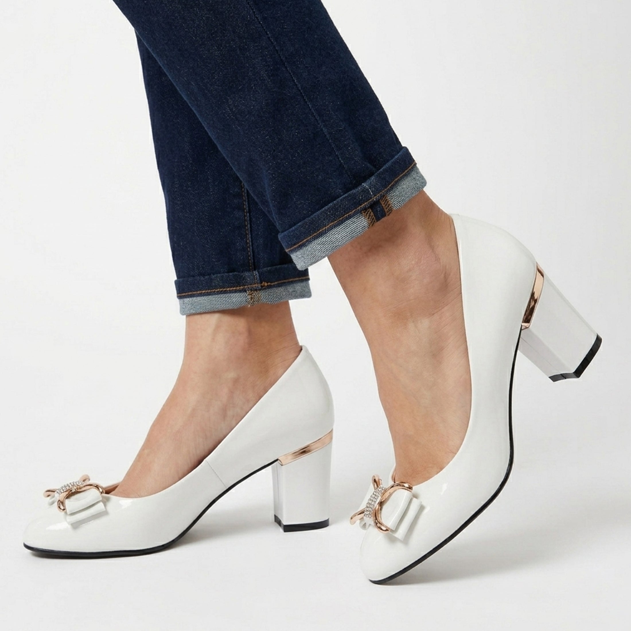 Women's Low-Cut Shoes with Wide Heel and Decorative Bow