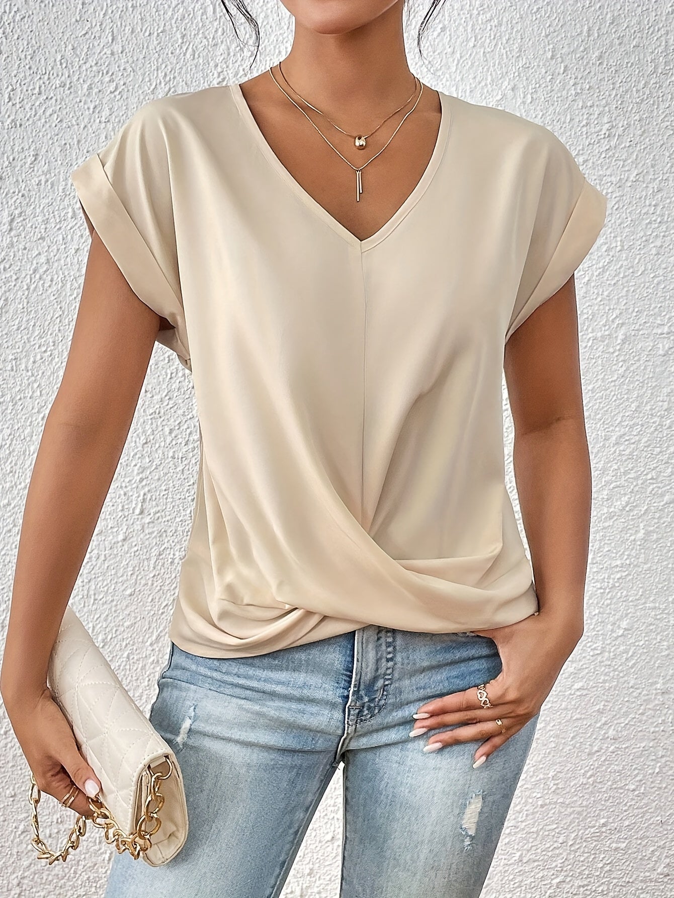 Top Donna – Výstřih do V s uzlovým detailem, elegantní řasení a pohodlný střih