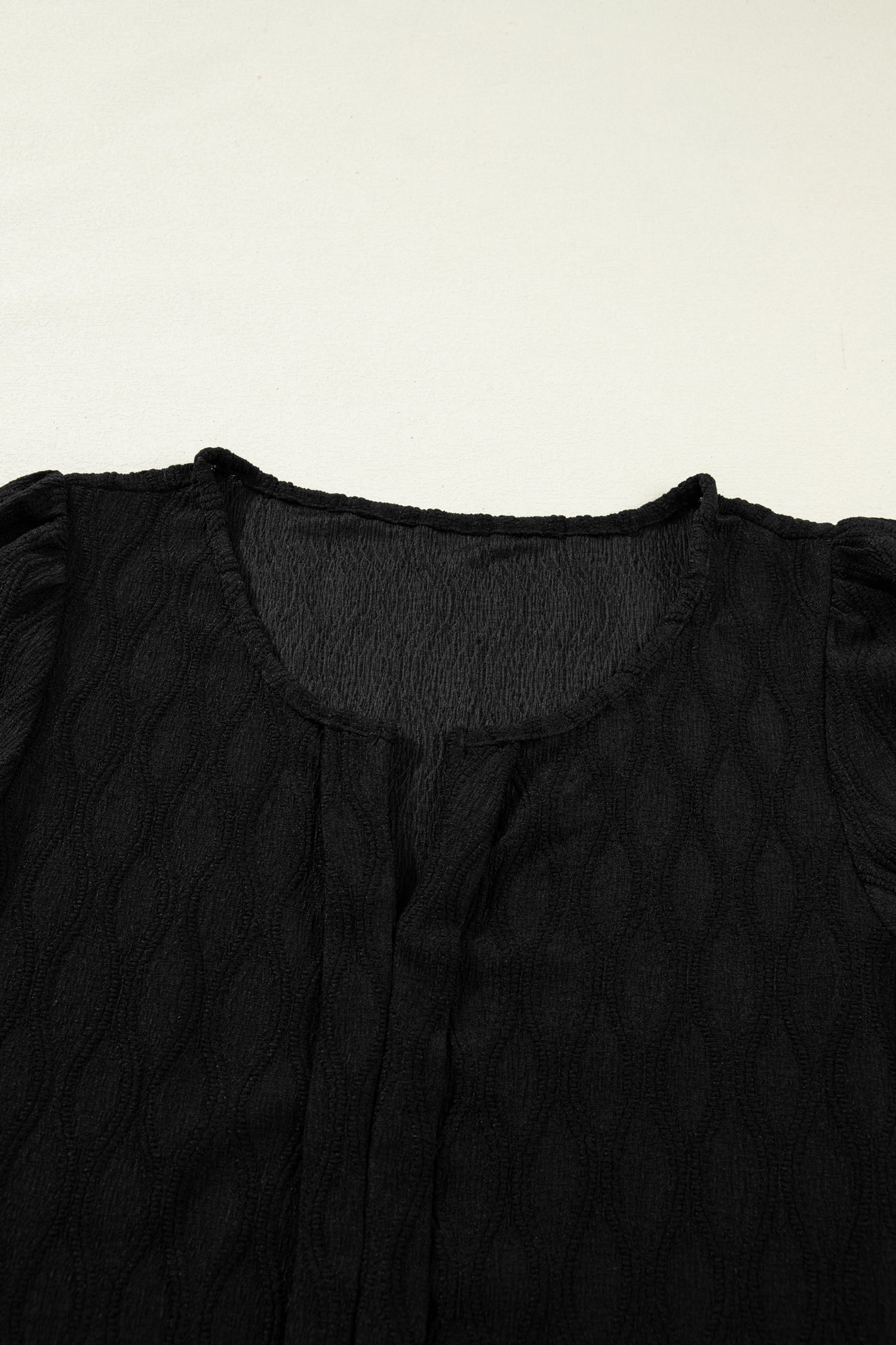 Blusa Testurizzata a Tinta Unita con Scollo a V e Maniche a Sbuffo