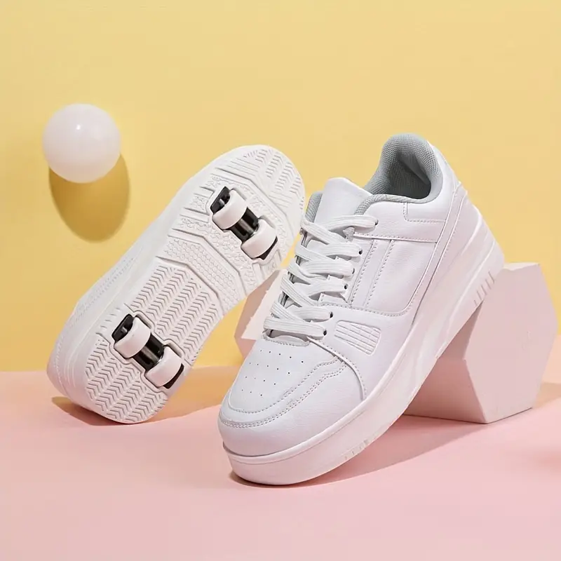 Women's Sneakers with Thick Sole and Adjustable Closure