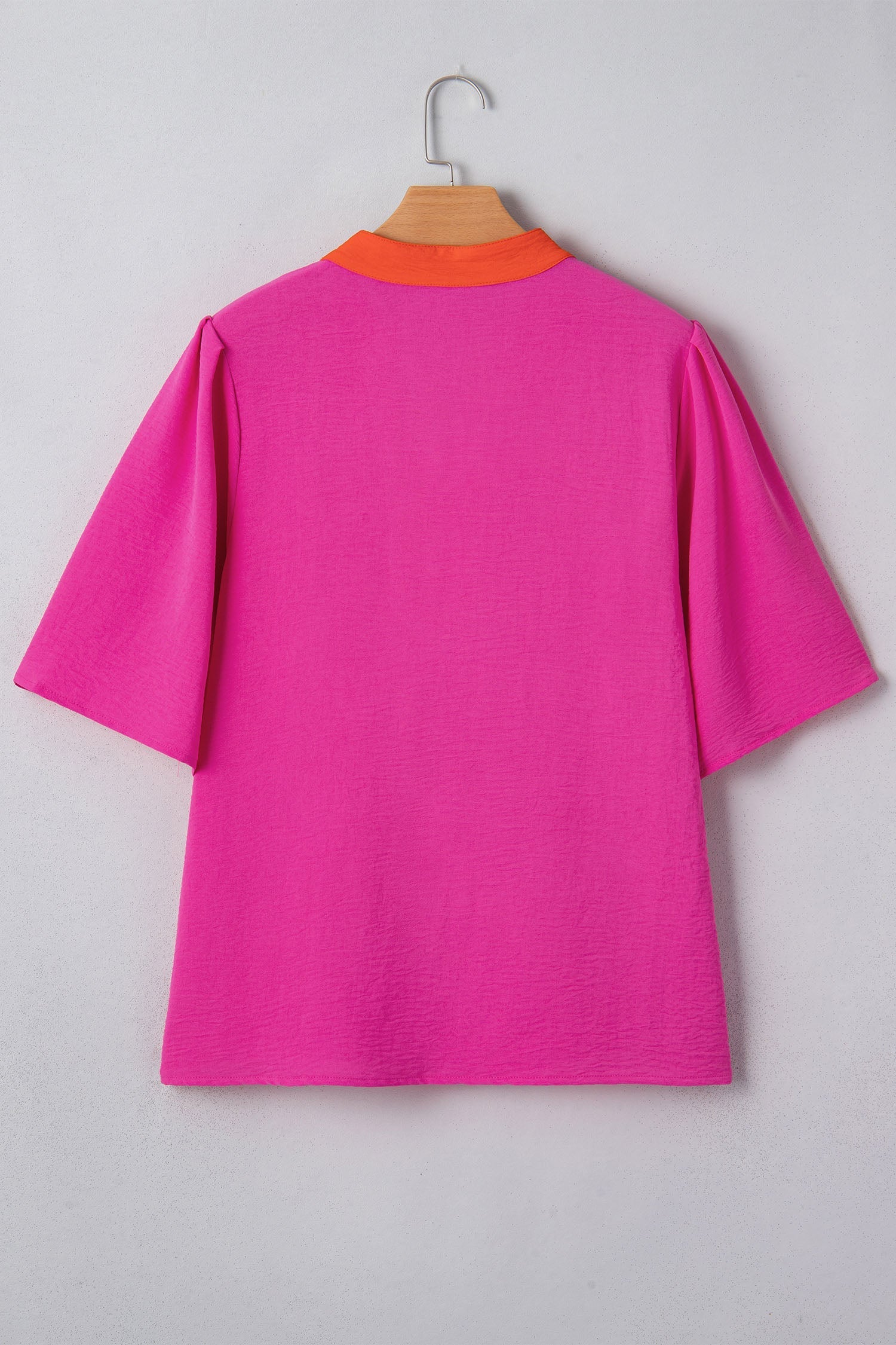 Top a Maniche Corte Ampie con Scollo a V Color Block Rosso Rosa