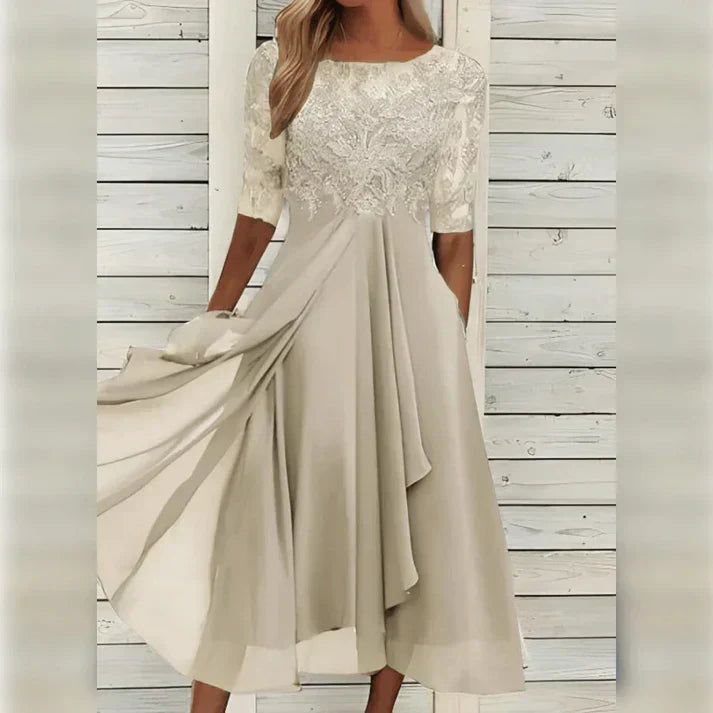 Aria™ - Midi-kjole i Blonde og Chiffon