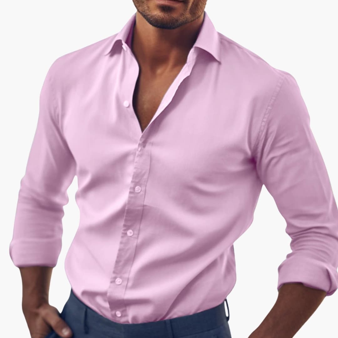 Classic-cut men's shirt with button closure