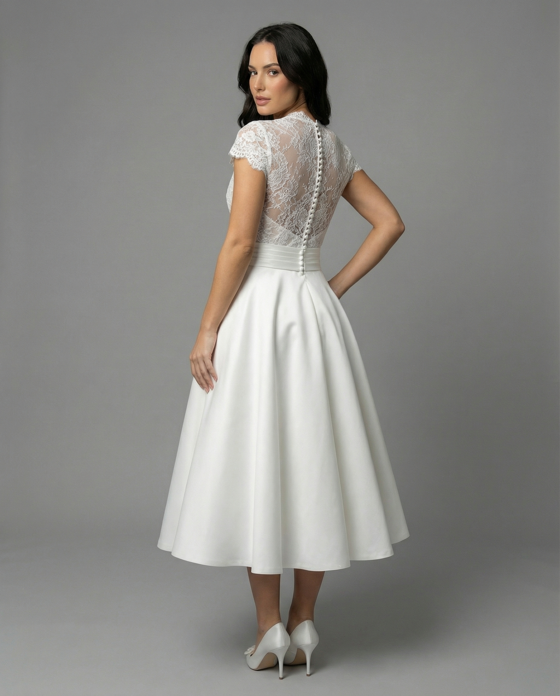 Abito Midi Donna con Scollo a V in Pizzo e Gonna Svasata