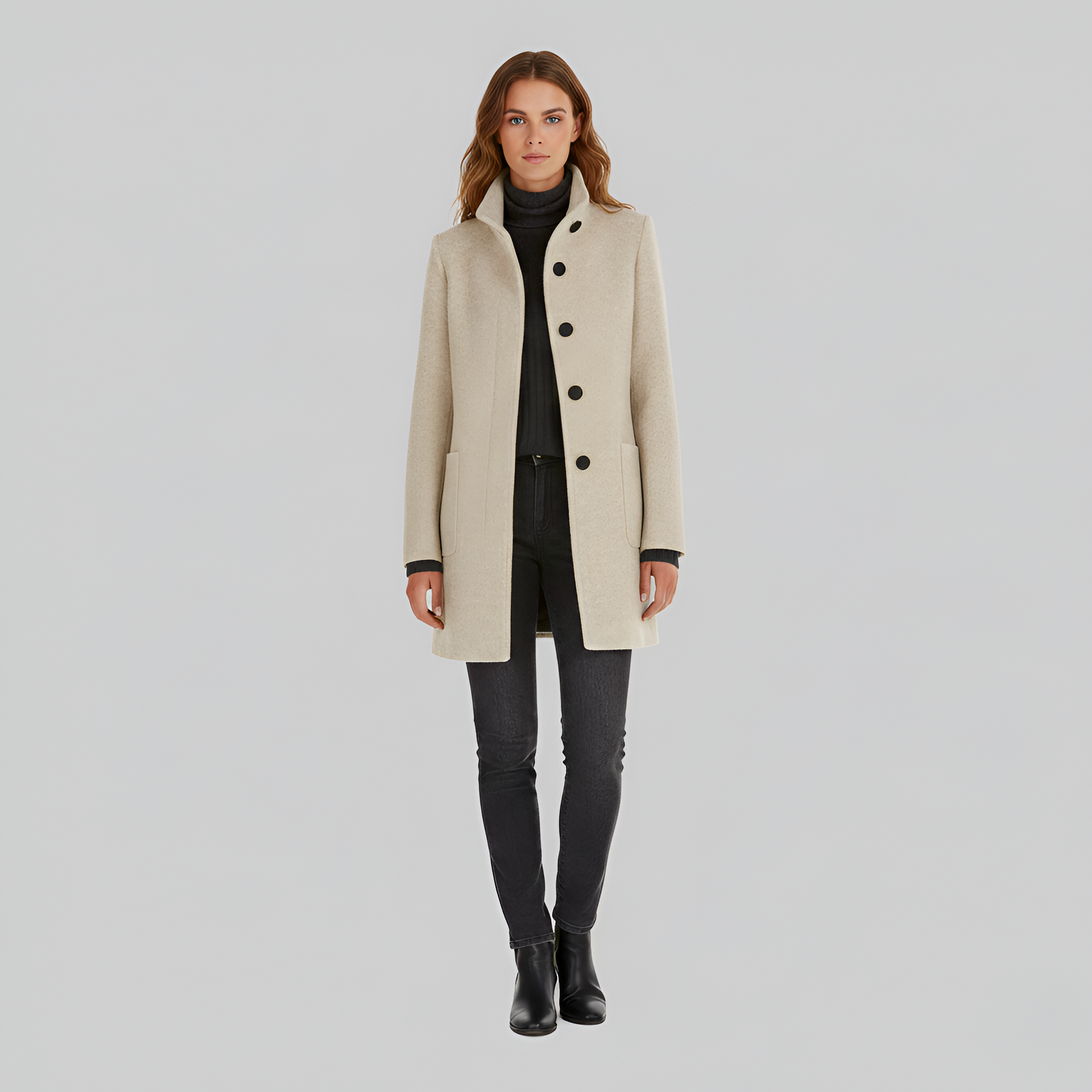 Cappotto femminile elegante dal design essenziale