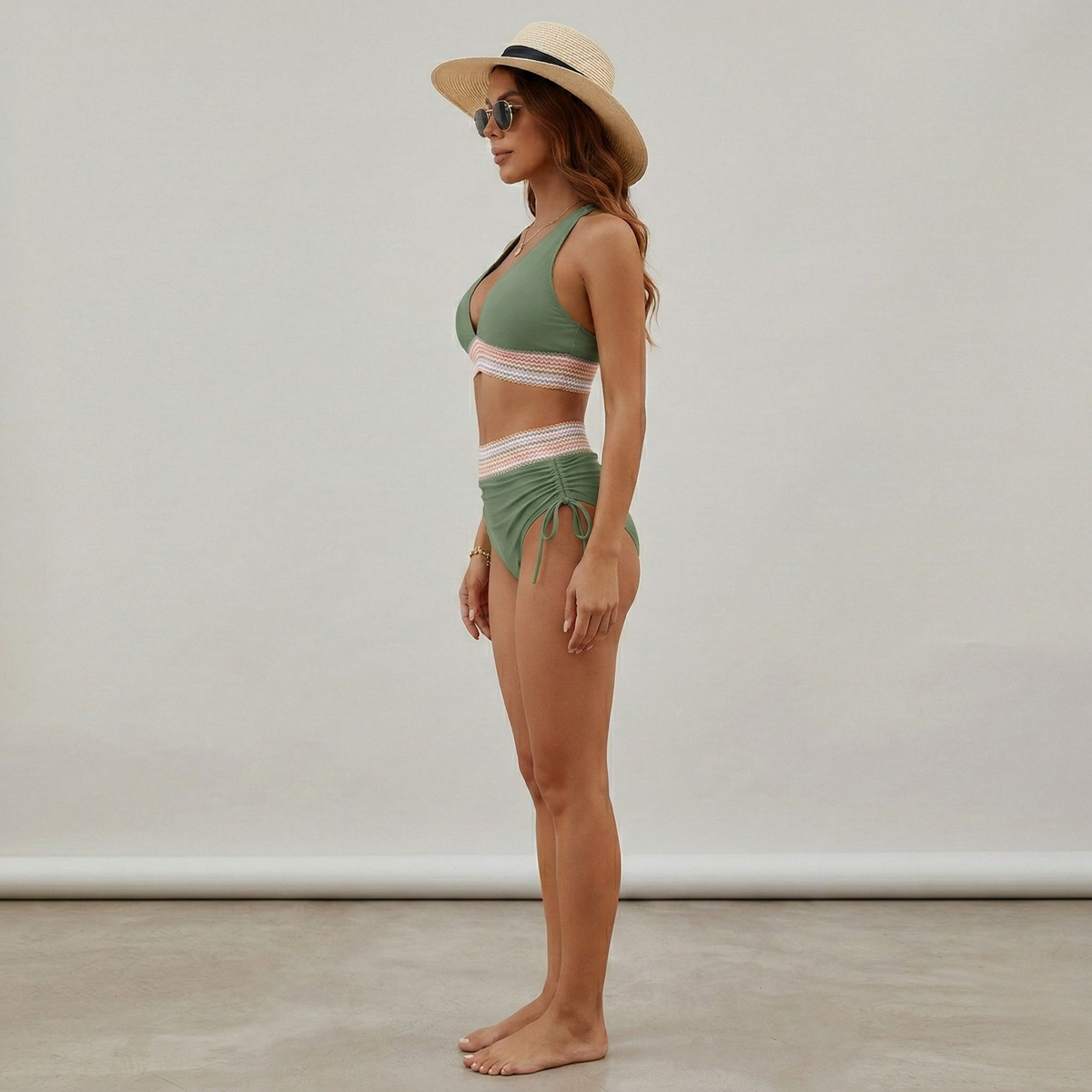 Biquíni feminino de cintura alta com top triangular e calcinha ajustável
