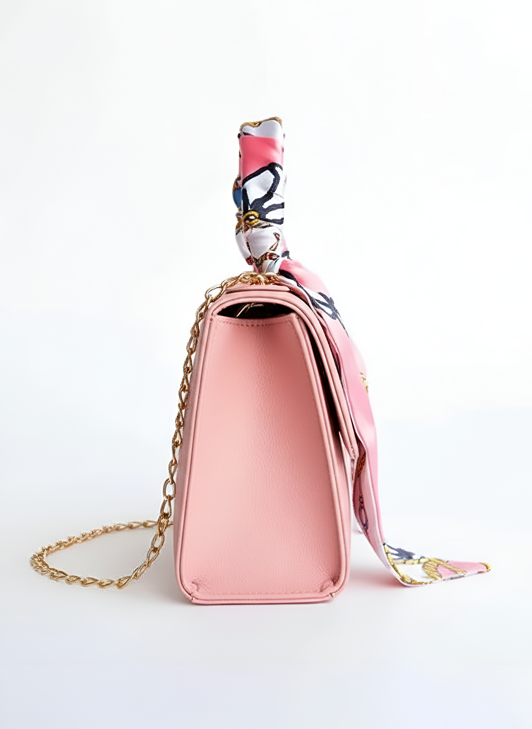 Sac à main pour femme avec foulard décoratif et bandoulière chaîne