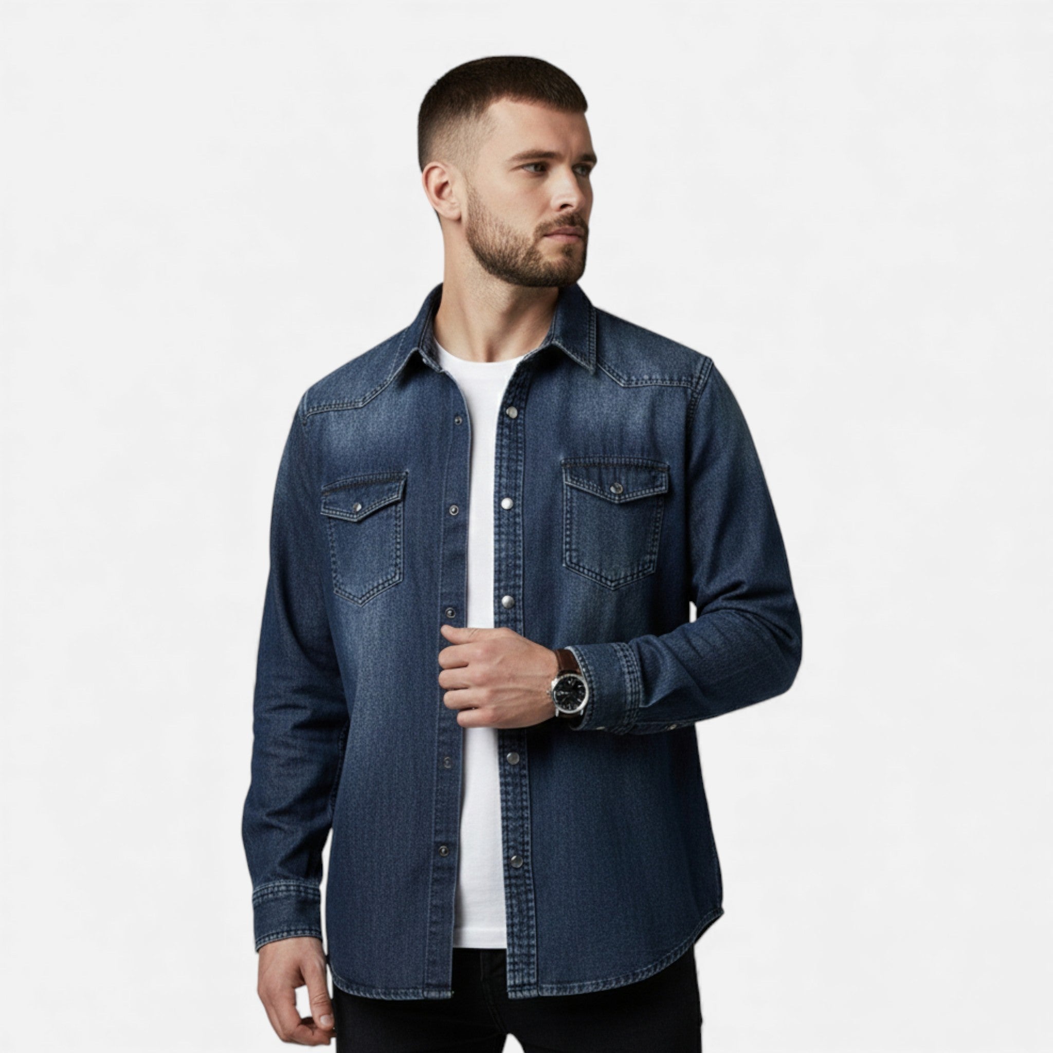 Langærmet denimskjorte til mænd med brystlommer