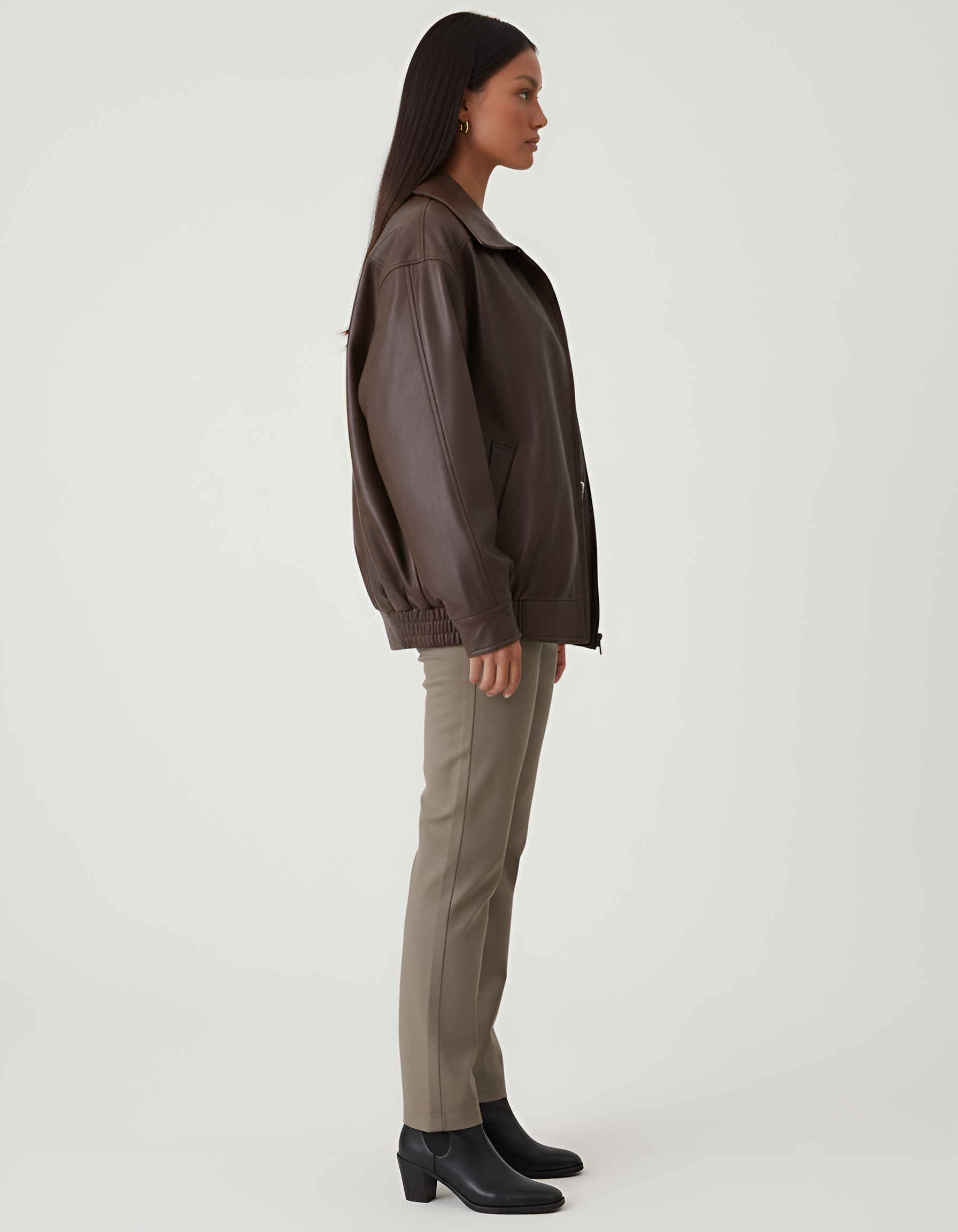 Giacca donna in pelle sintetica con zip e vestibilità regolare