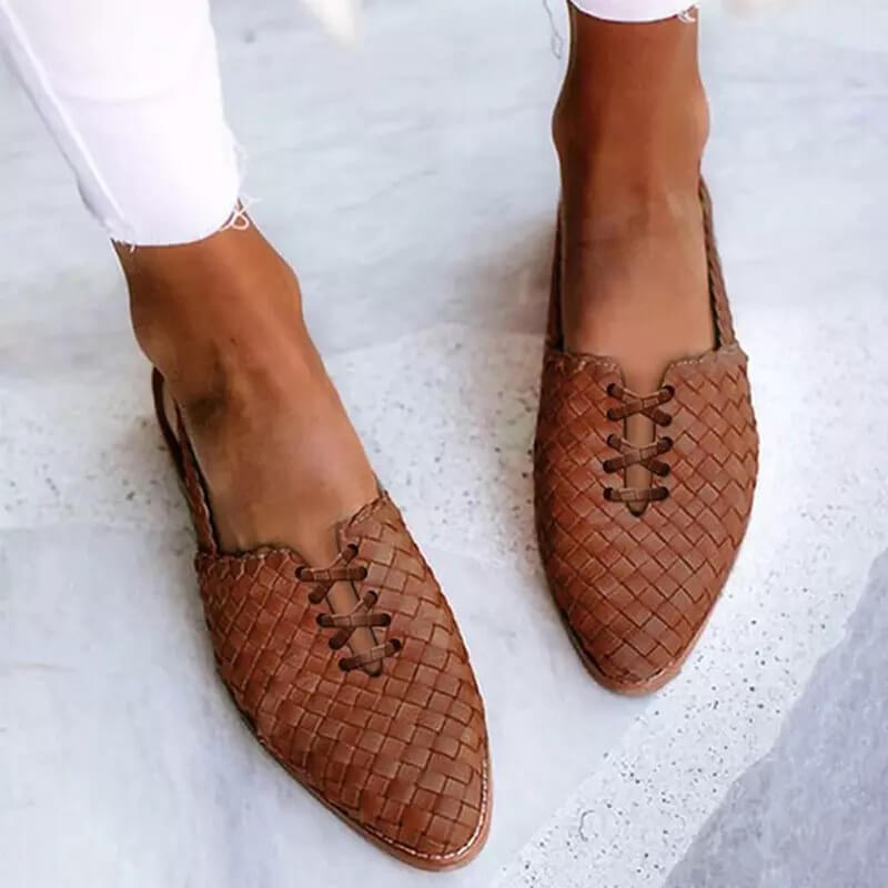 Mocassini Donna Intrecciati a Punta con Design Slip-On