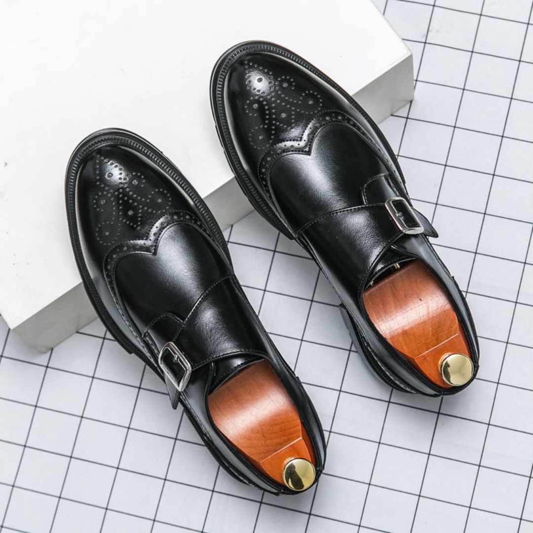 Eleganckie męskie skórzane buty z brogurowanym noskiem – formalne mokasyny wsuwane do biznesu