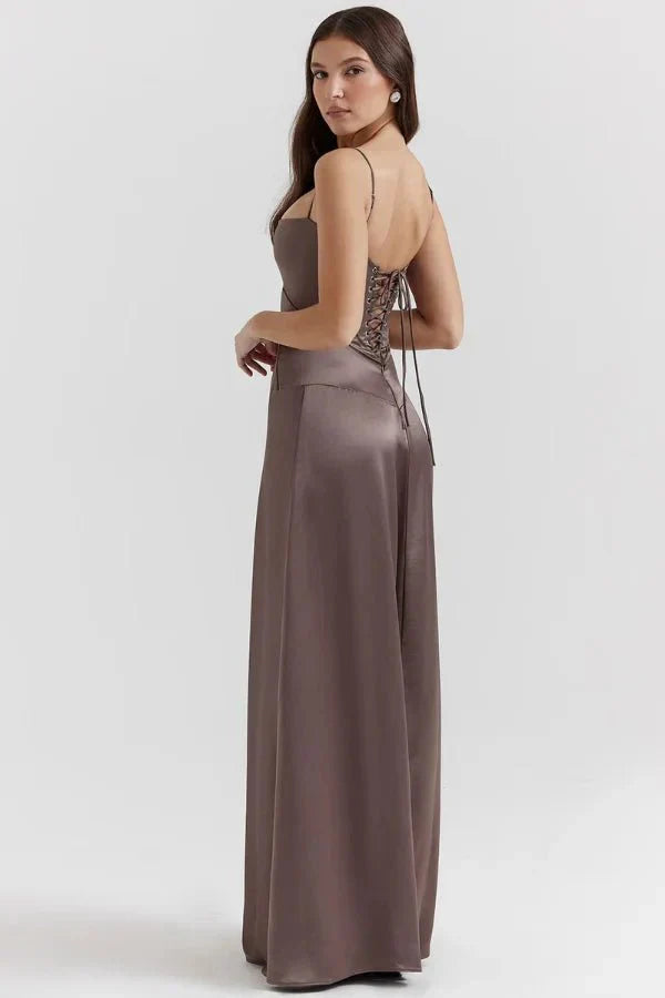 Gabriella – La robe maxi corset en satin soyeux