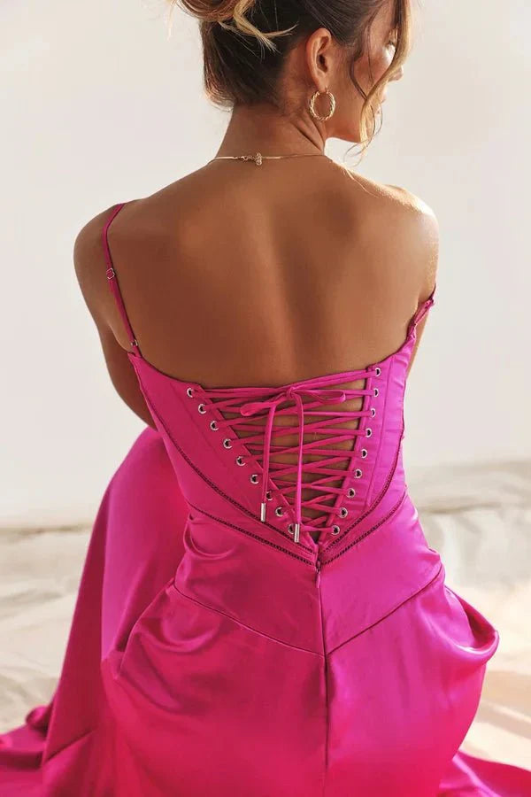 Gabriella – La robe maxi corset en satin soyeux