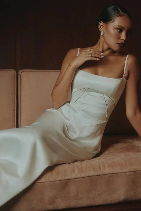Gabriella – La robe maxi corset en satin soyeux
