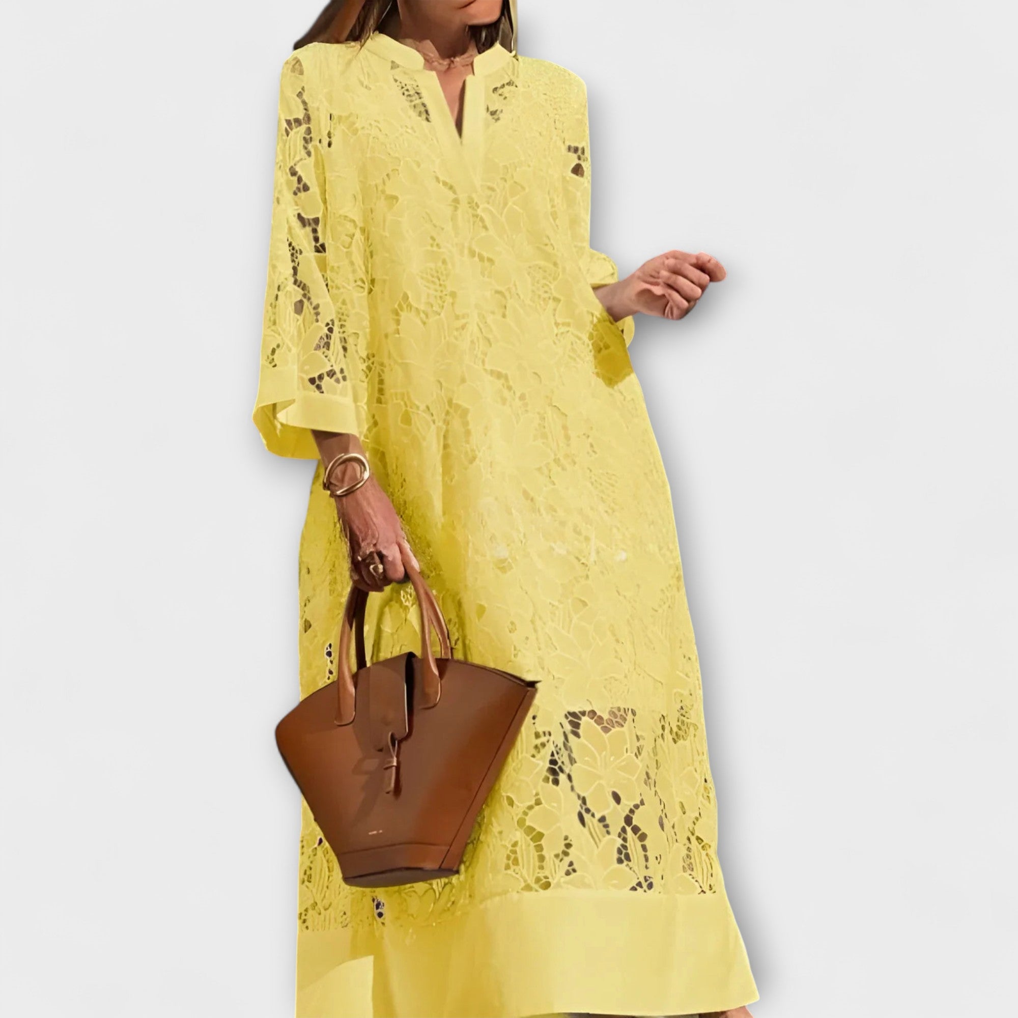 Robe Dahlia avec broderies florales pour occasions spéciales