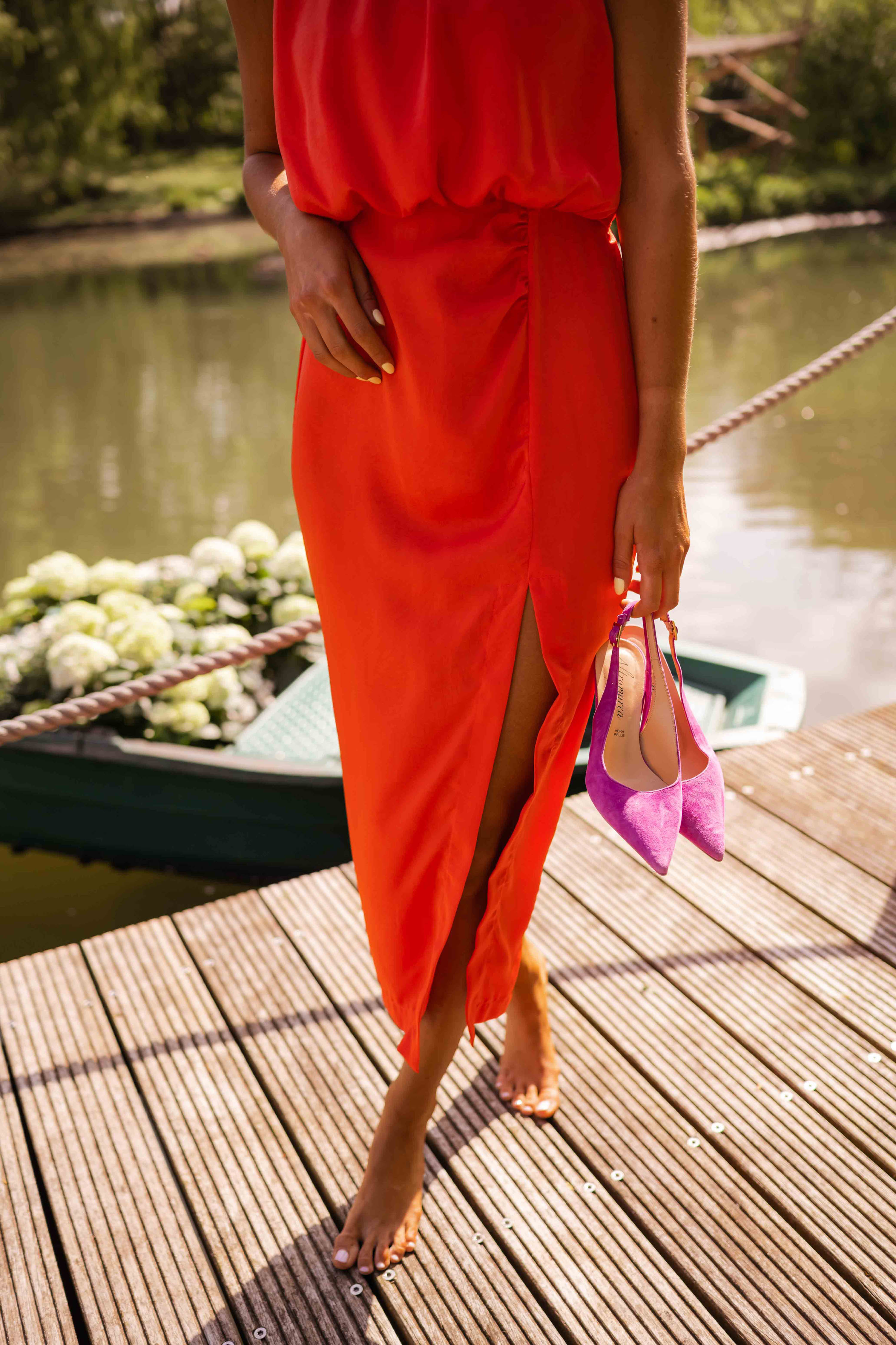 Robe midi femme sans manches avec col rond et taille élastiquée