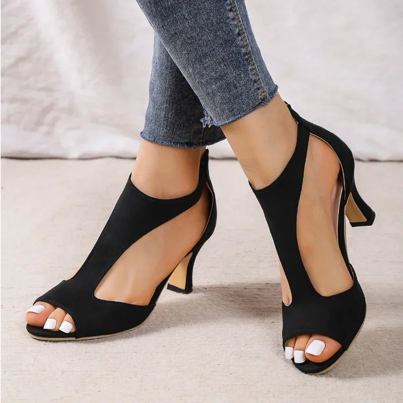 Damskie sandały na obcasie z odkrytym noskiem i paskiem