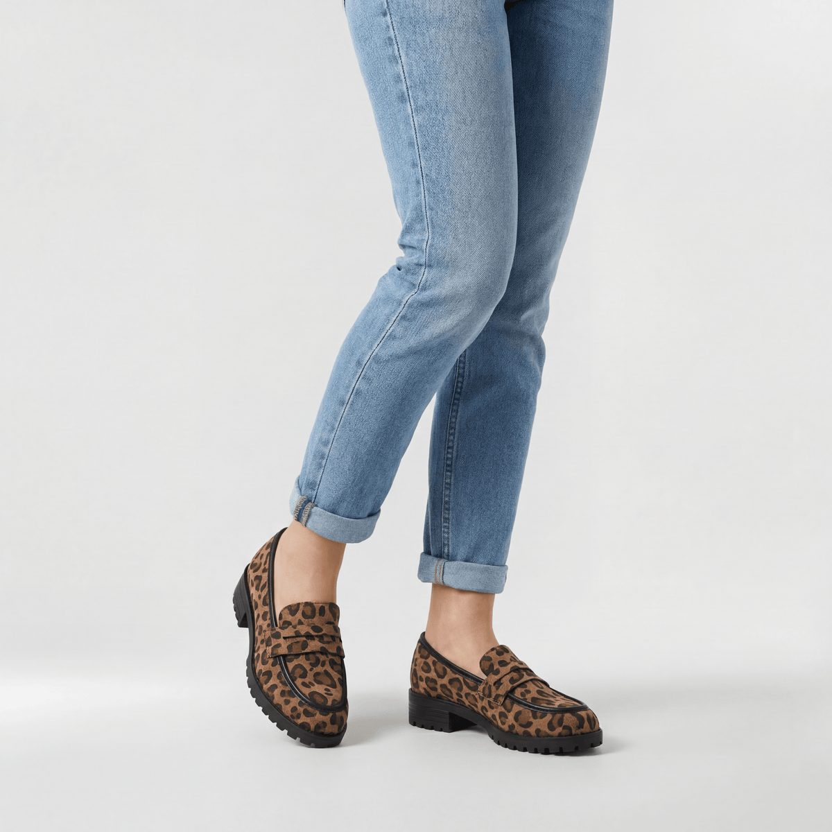 Elegantní a pohodlné dámské mokasíny s leopardím vzorem