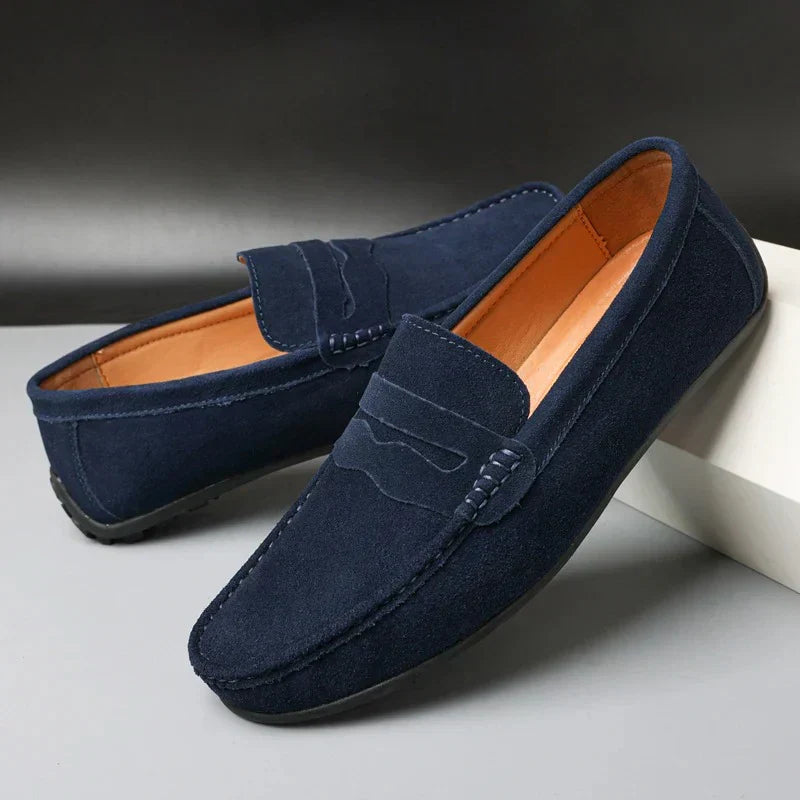 Mocassini Uomo in Camoscio con Design Slip-On