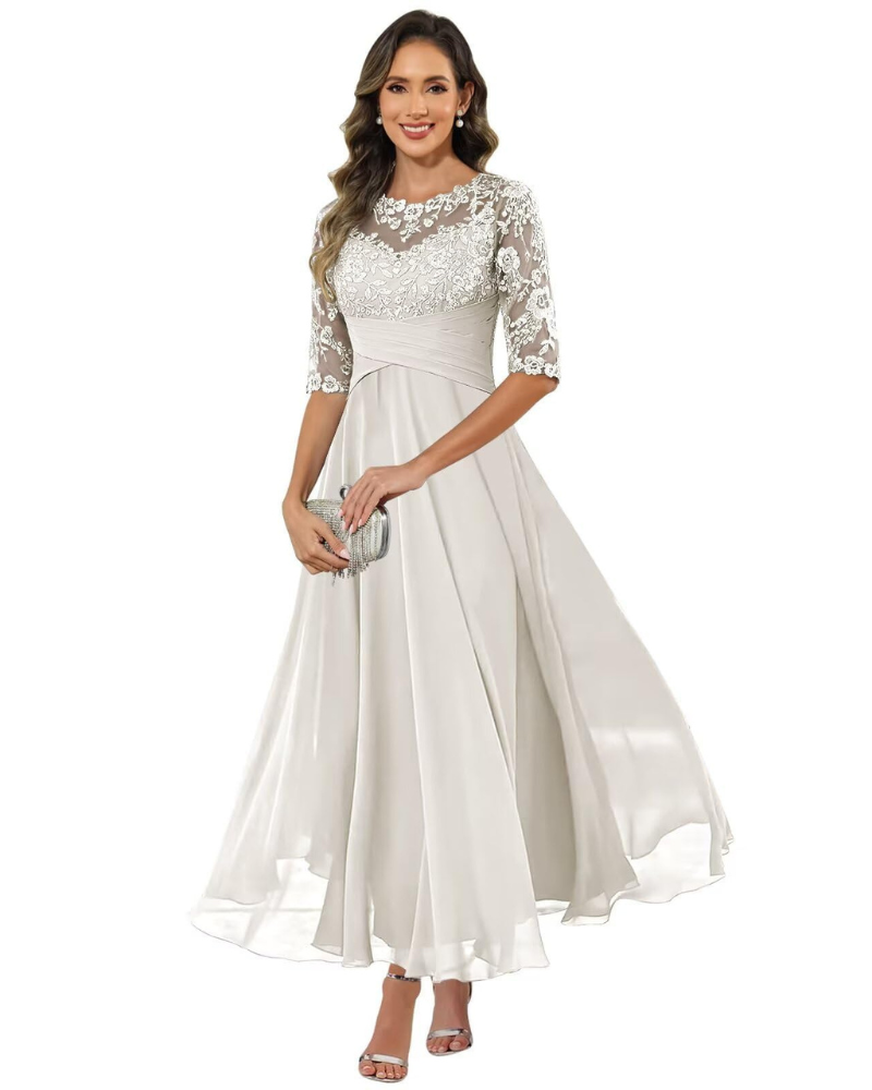Elegant women's long dress with lace and short sleeves