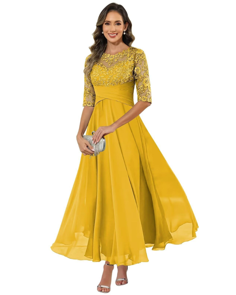 Elegant women's long dress with lace and short sleeves
