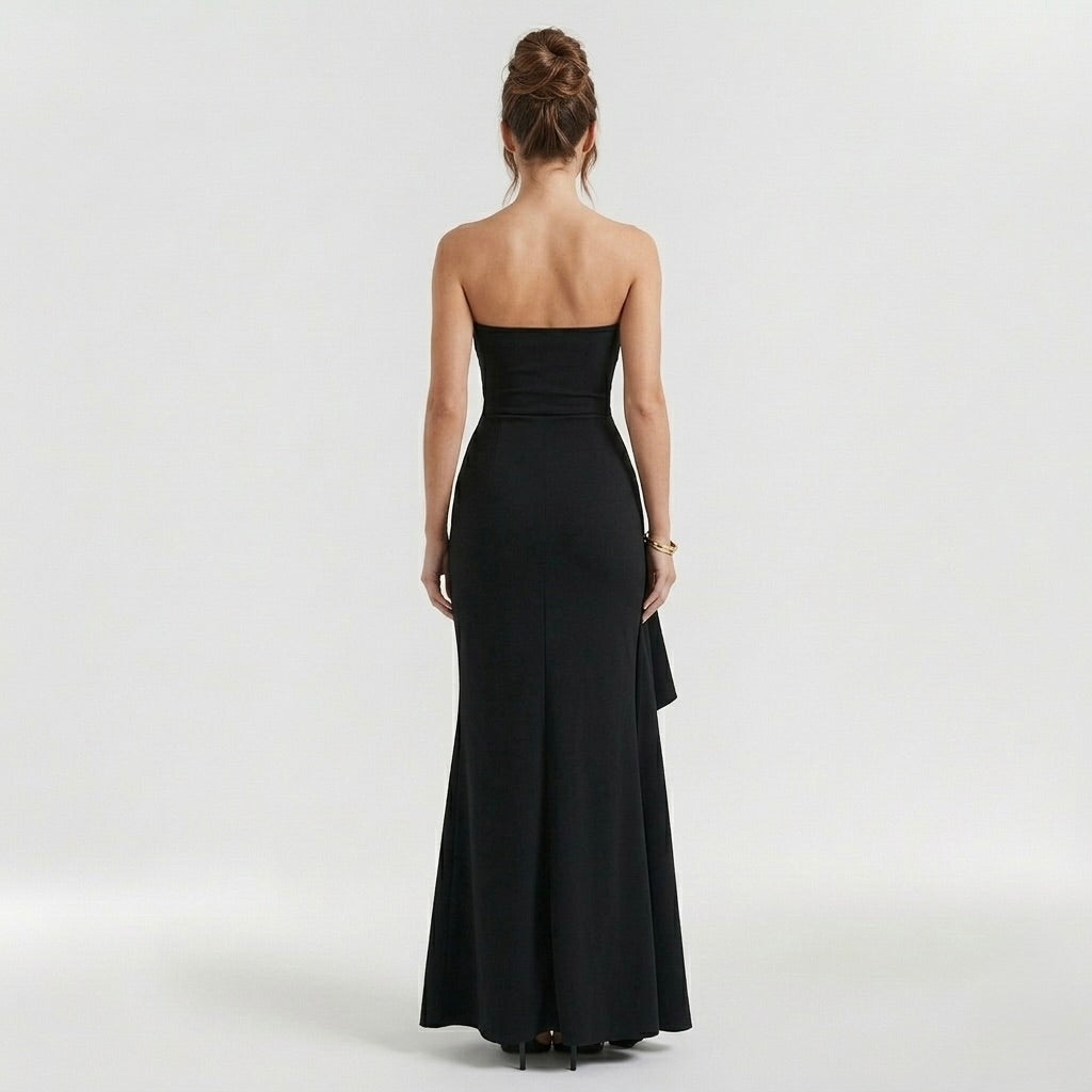 Vestito lungo a spalle scoperte elegante da donna con spacco laterale