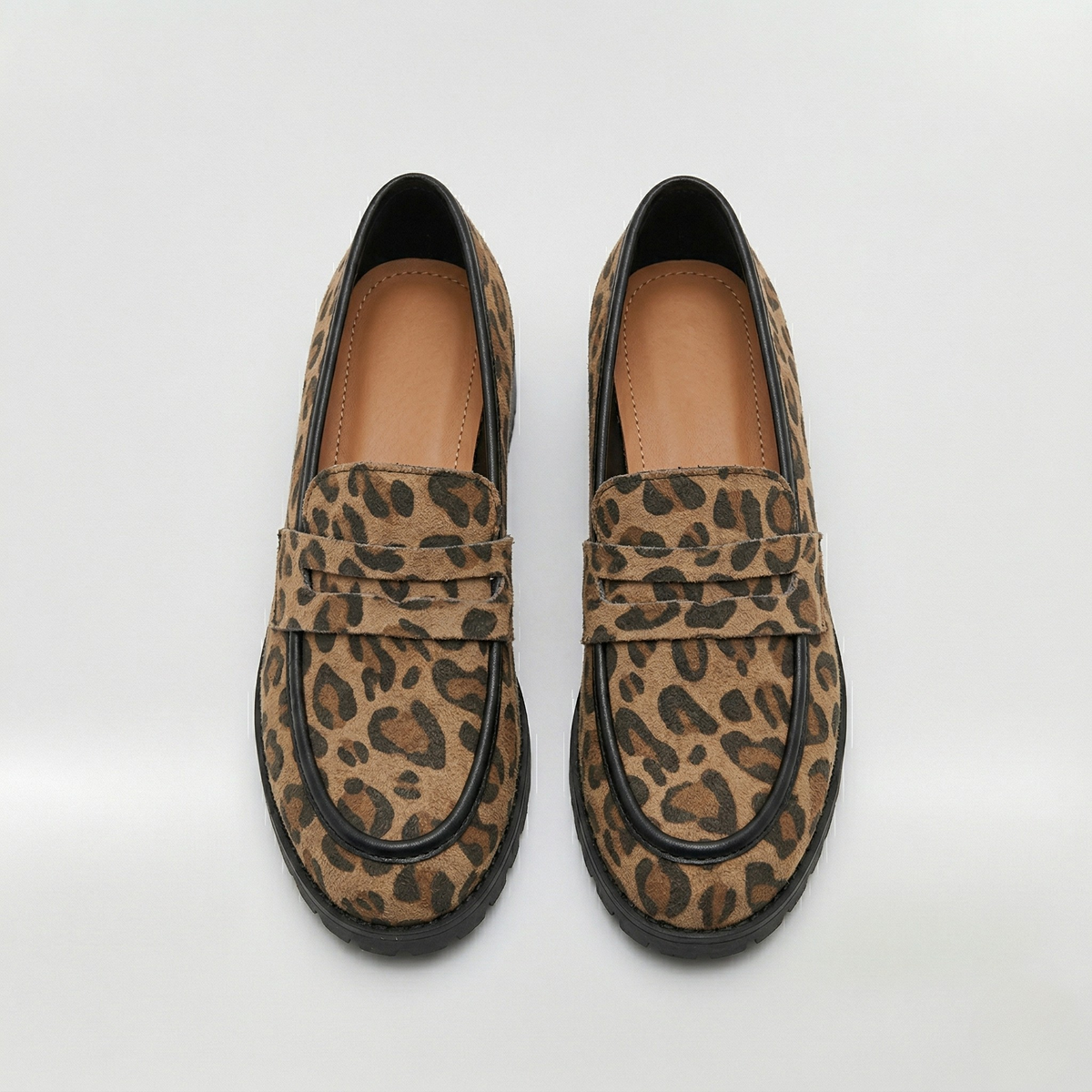 Elegantní a pohodlné dámské mokasíny s leopardím vzorem
