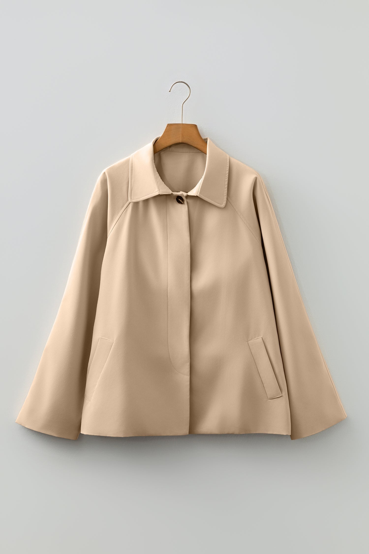 Trench Monopetto con Fodera a Quadri e Dettagli Patchwork