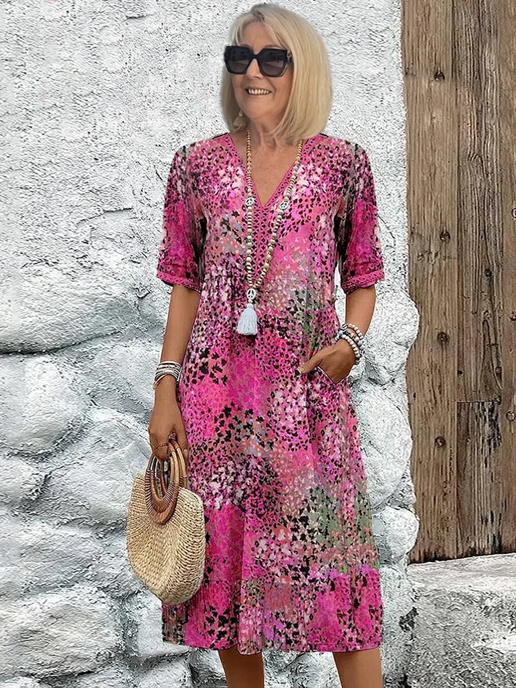 Summer Dress with V-Neck & Allover Print – Knee-Length & Comfortable