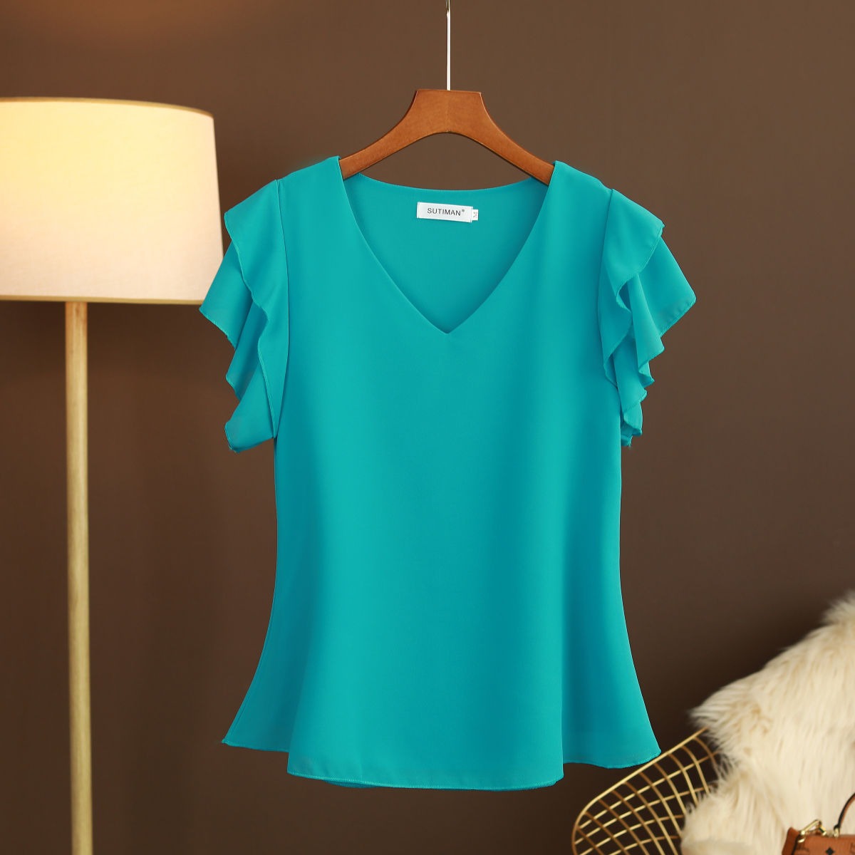 Camicetta leggera in chiffon di seta da donna con maniche a volant e scollo a V
