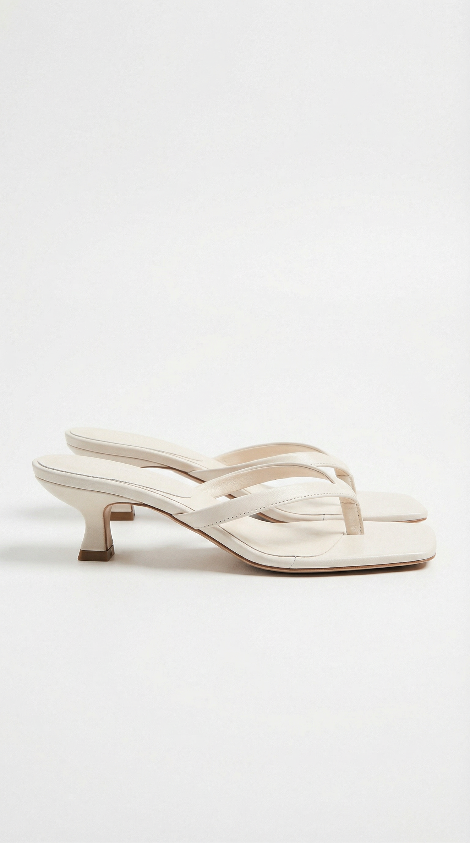 Jessica Zehentrenner-Sandalen mit Kitten-Heel
