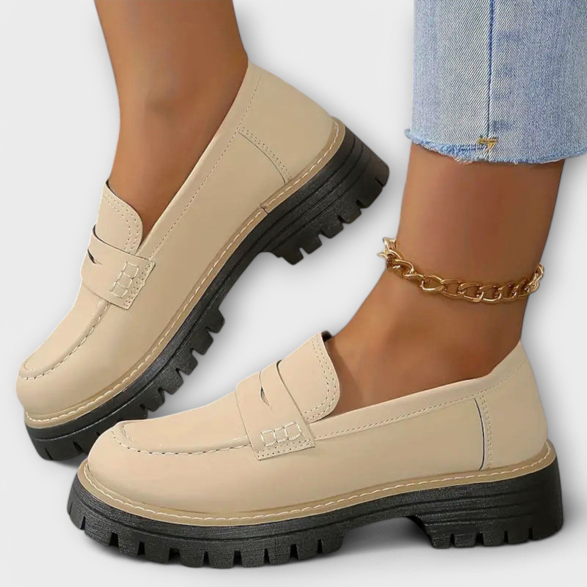Mokasyny damskie z podeszwą typu carrarmato i designem slip-on