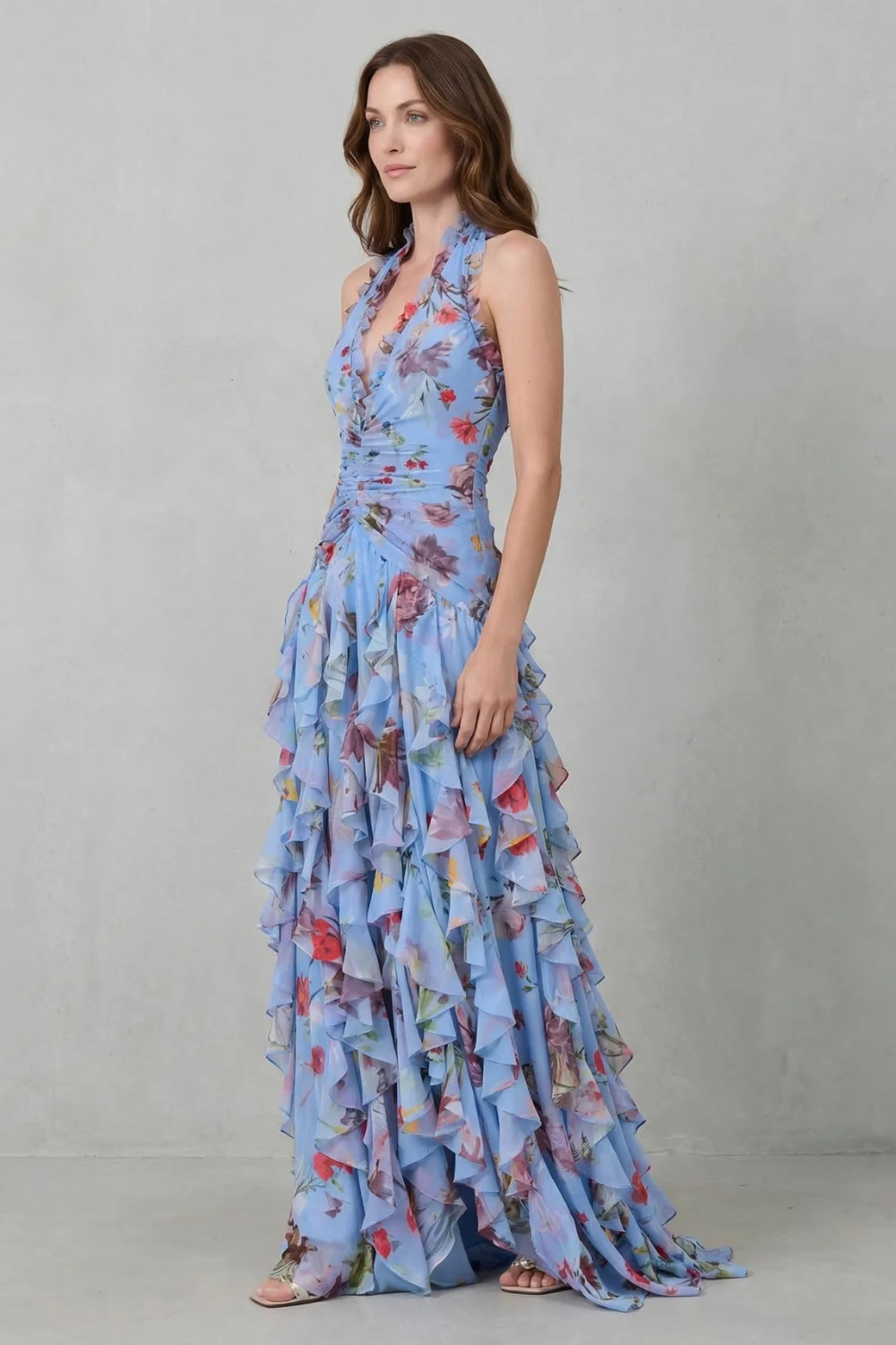 Vestido longo floral feminino com gola halter e saia em camadas