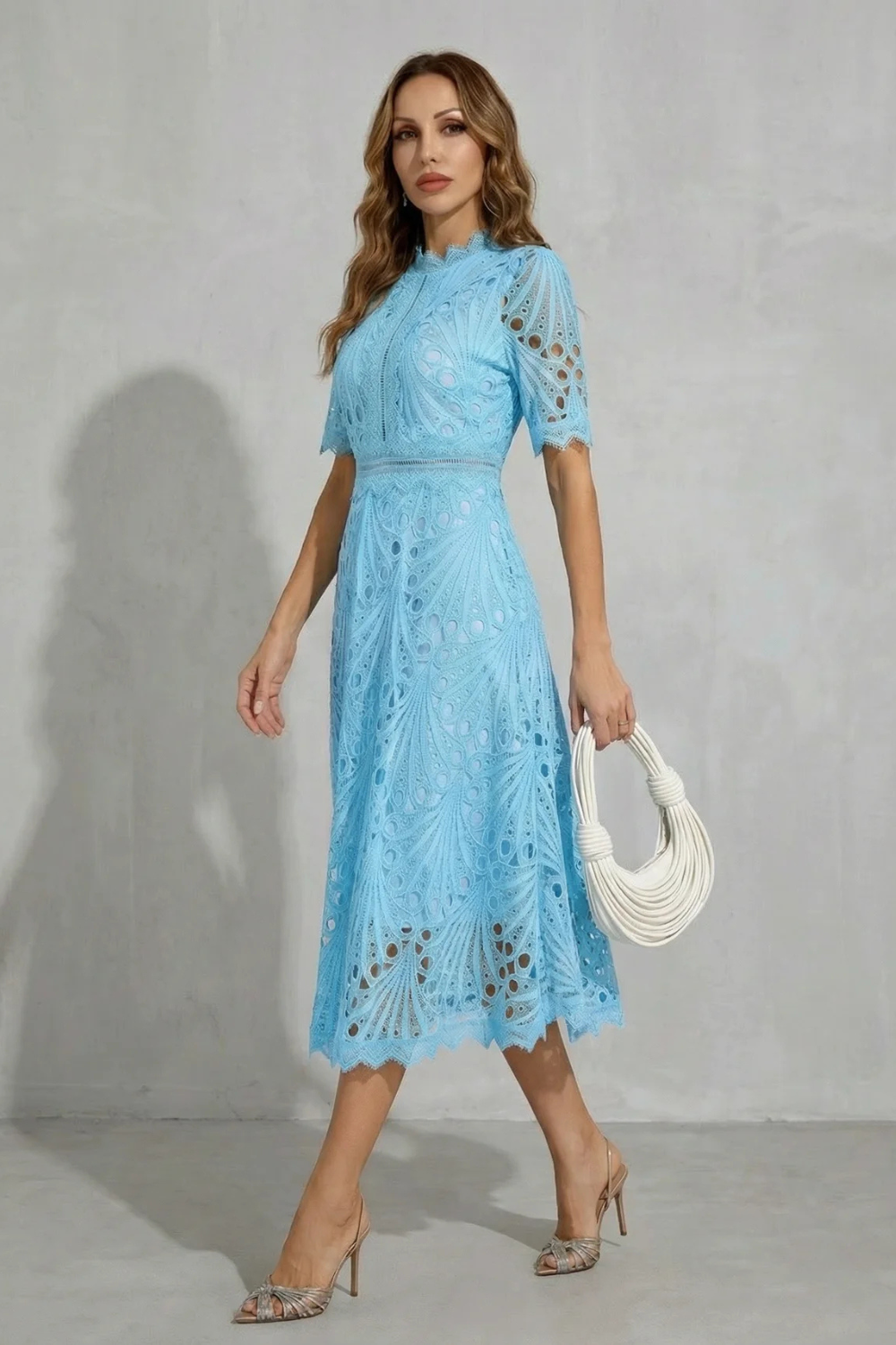 Abito Midi Elegante in Pizzo da Donna con Vita Definita