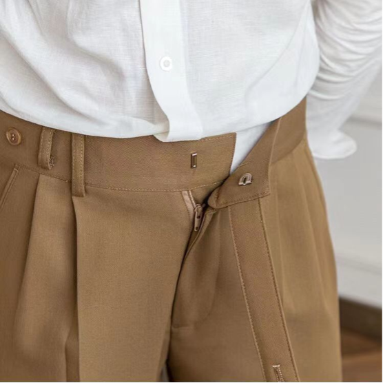 Elegant Men's Tailored Straight-Leg Pleated Trousers