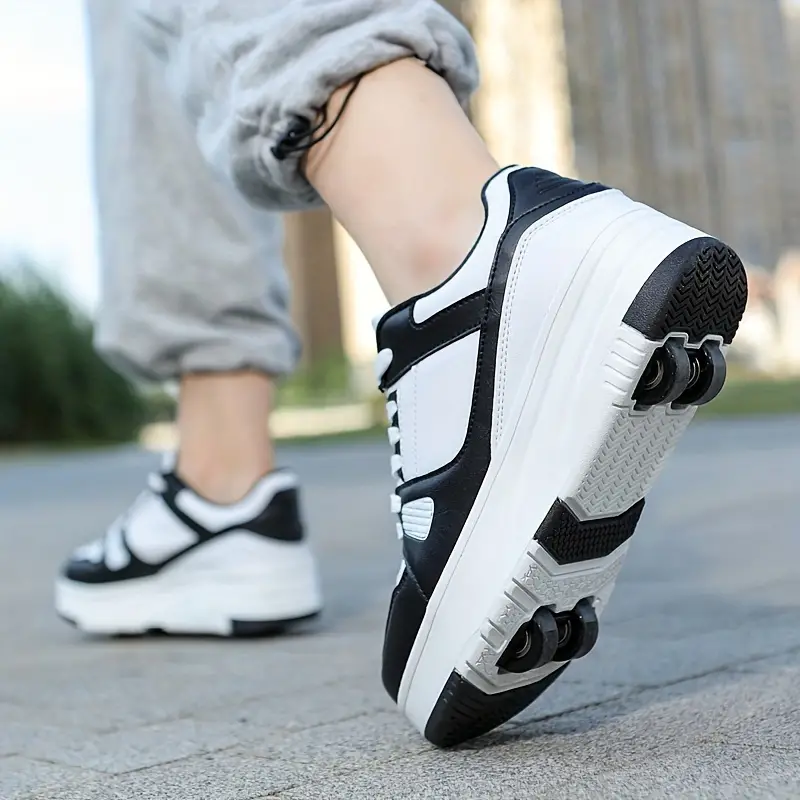 Women's Sneakers with Thick Sole and Adjustable Closure