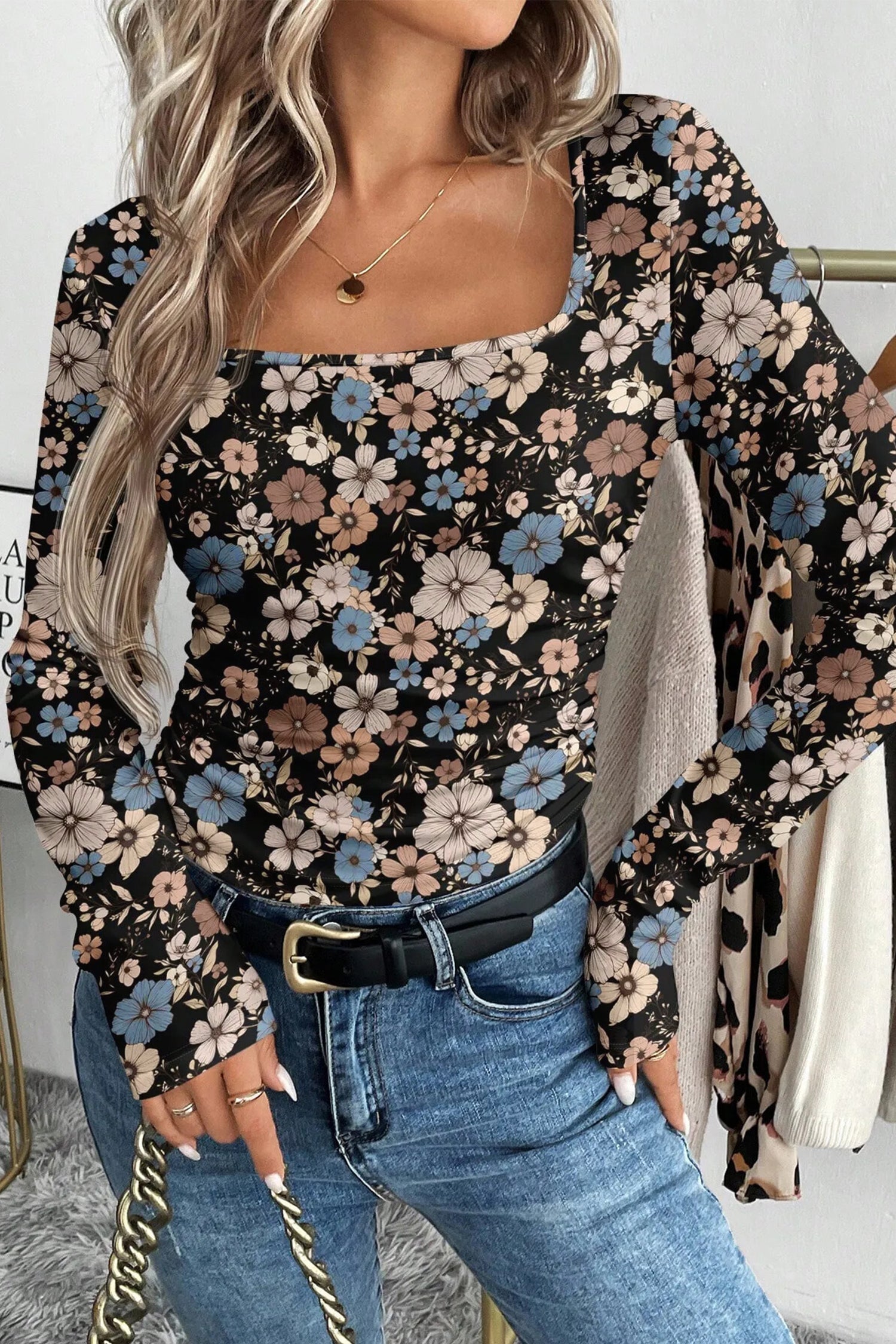 T-shirt Slim a Maniche Lunghe con Stampa Floreale Nera