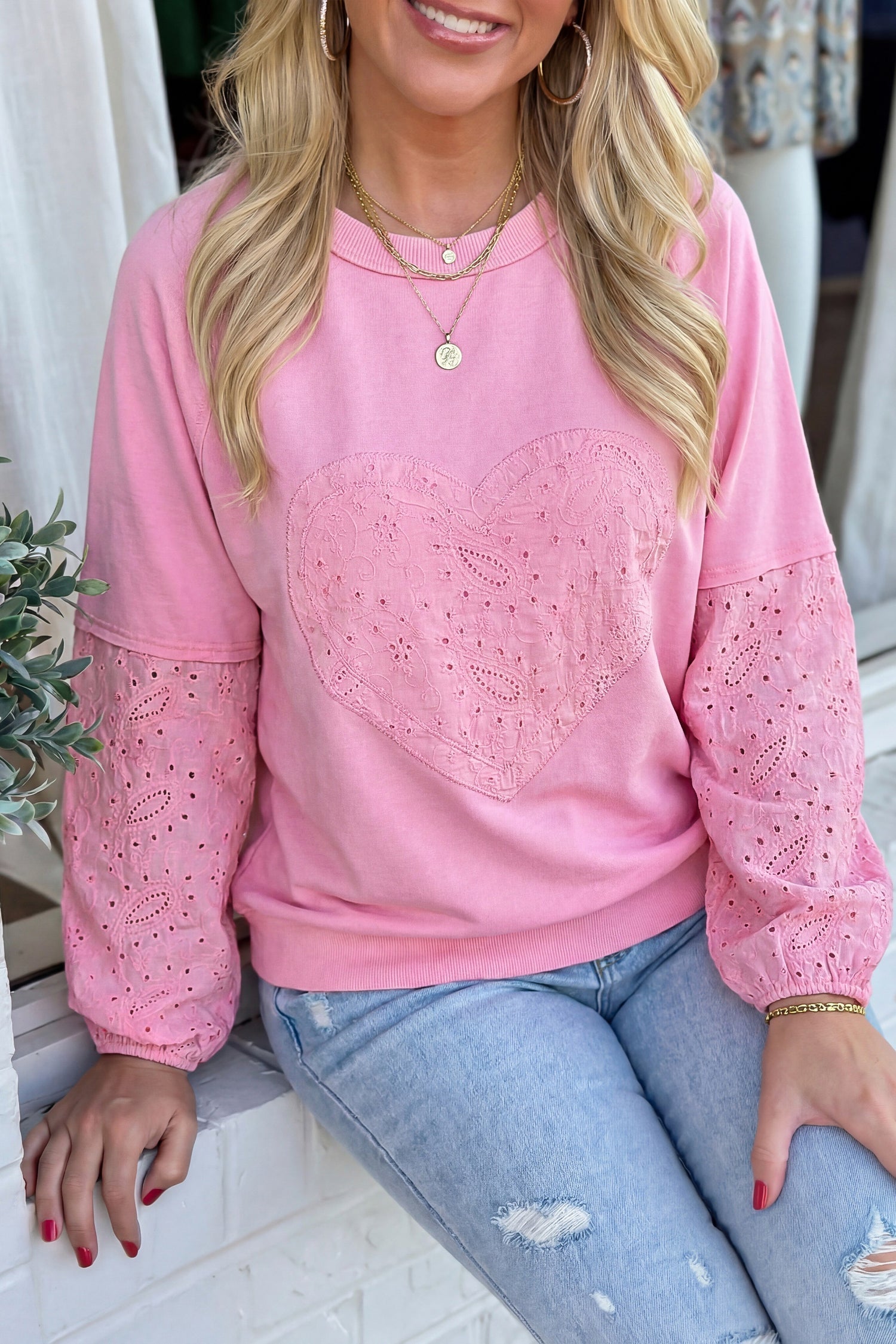 Top Patchwork Rosa con Motivo Paisley, Cuori di San Valentino e Ricamo Inglese a Maniche Lunghe