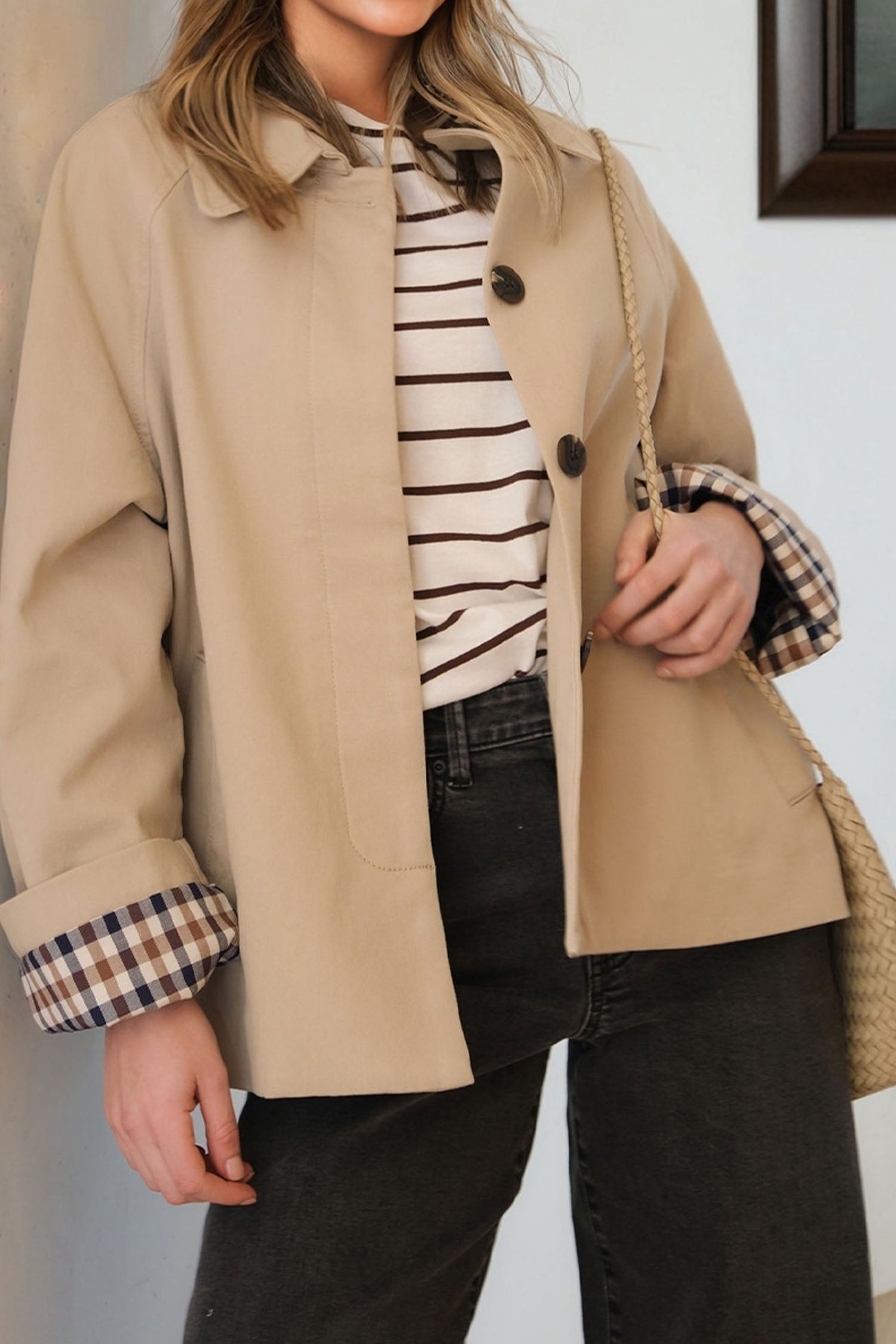 Trench Monopetto con Fodera a Quadri e Dettagli Patchwork