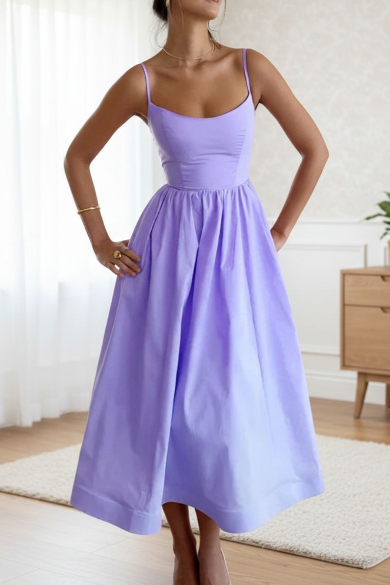 Abito Midi da Donna con Spalline Sottili e Gonna Svasata