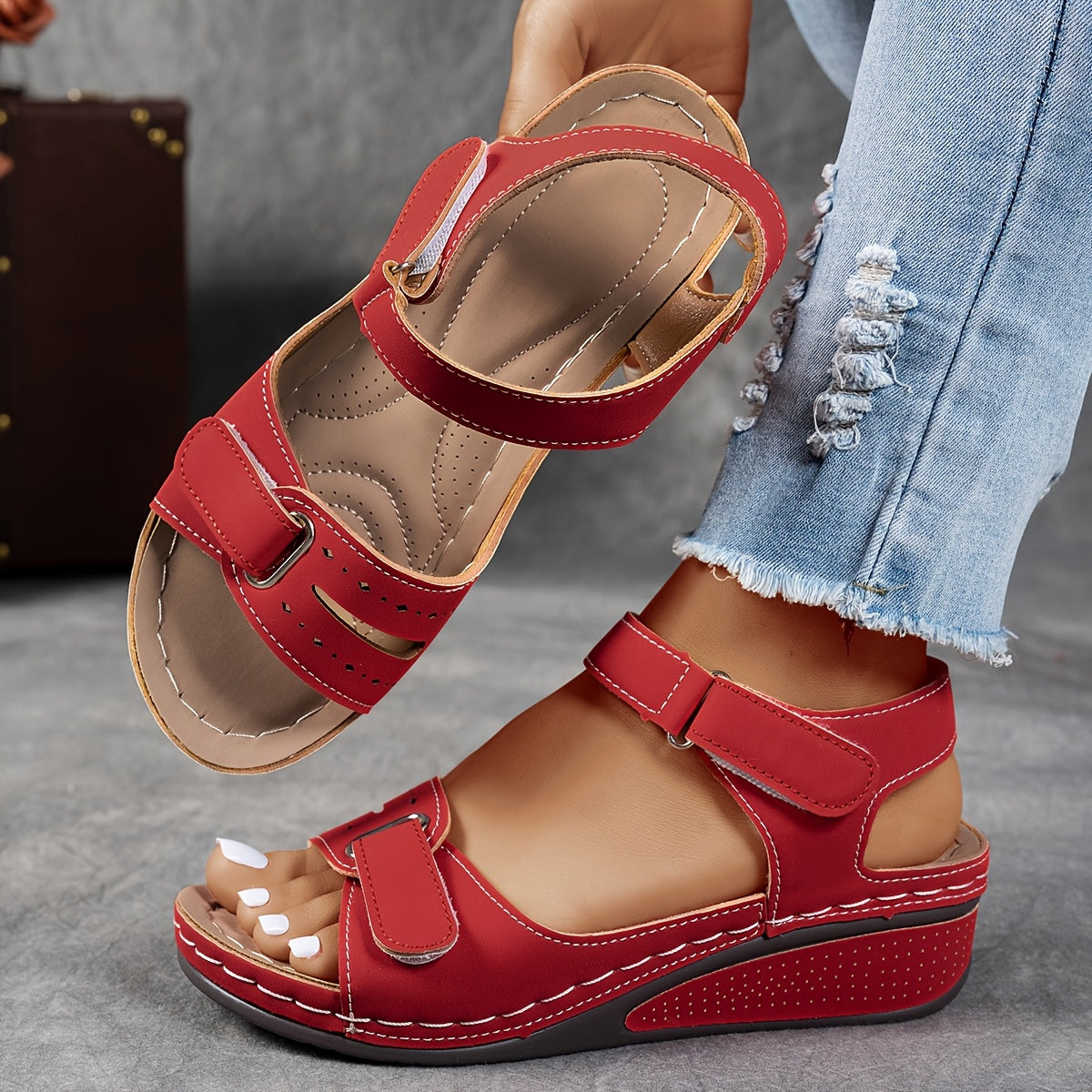 Sandali Comfort con Zeppa e Doppia Fascia Regolabile