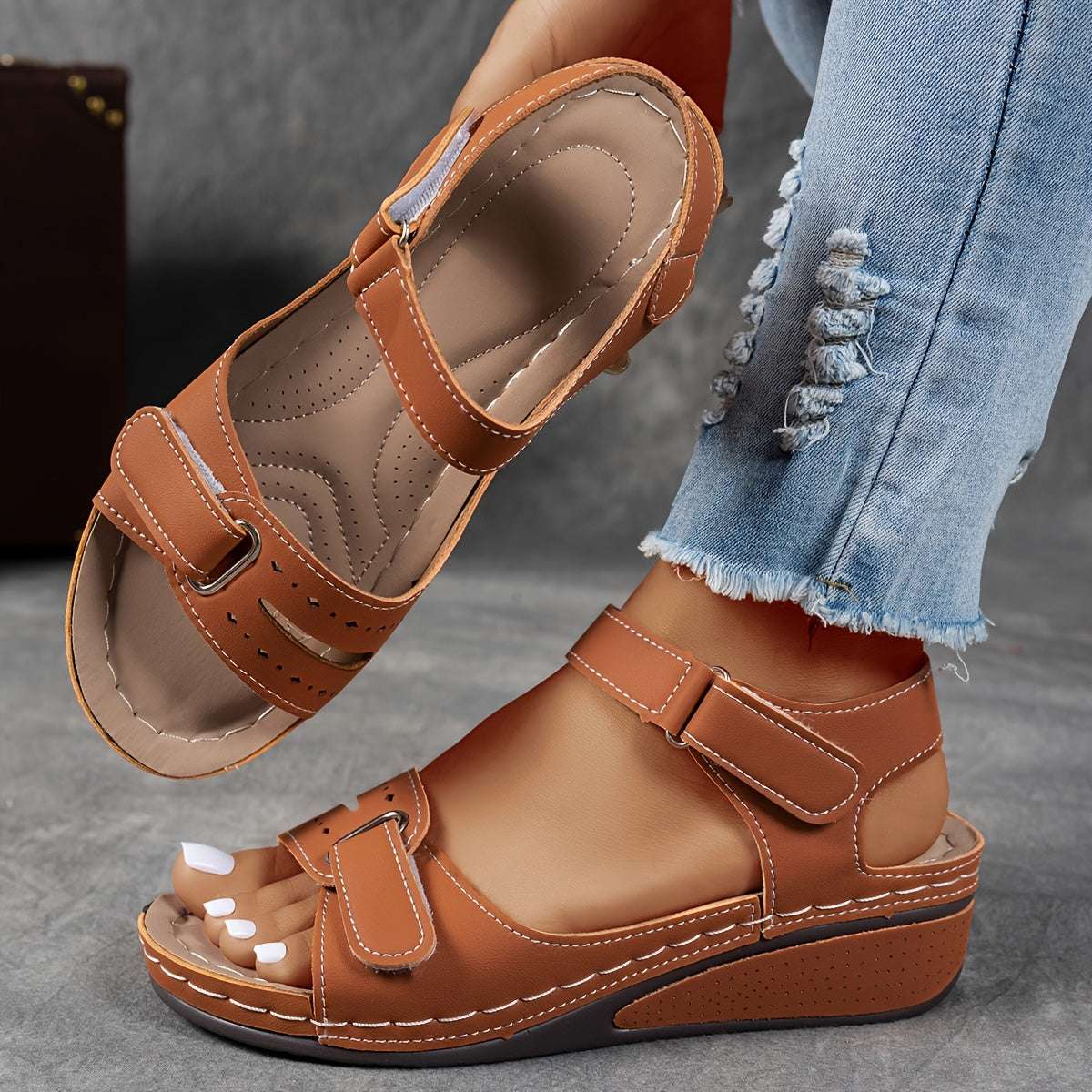 Sandali Comfort con Zeppa e Doppia Fascia Regolabile
