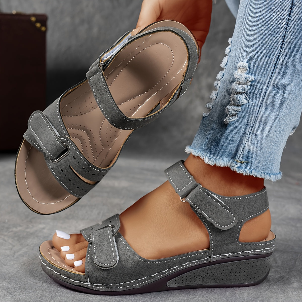 Sandali Comfort con Zeppa e Doppia Fascia Regolabile