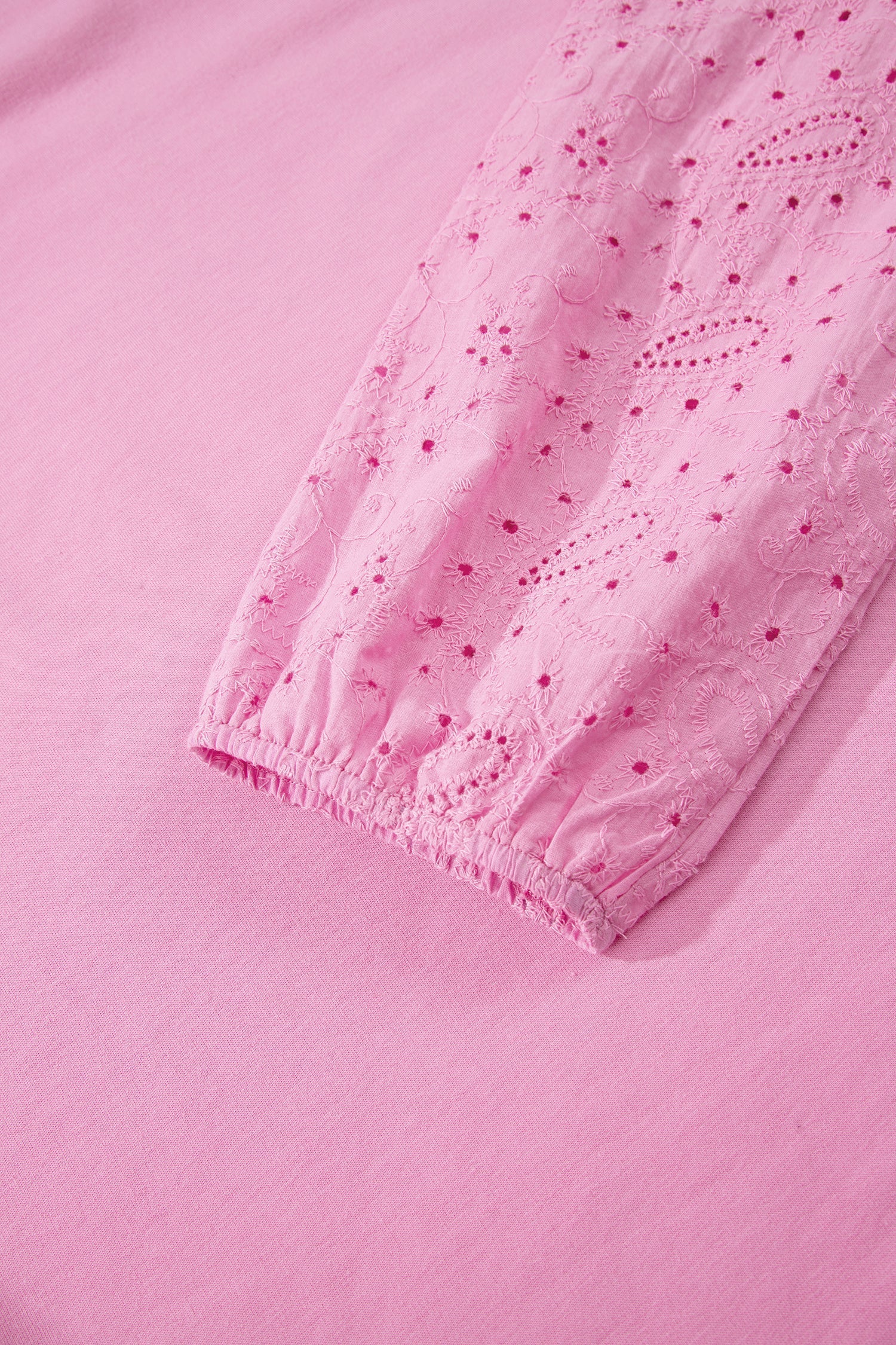 Růžový patchwork top s paisley vzorem, valentýnskými srdíčky a anglickou výšivkou s dlouhými rukávy
