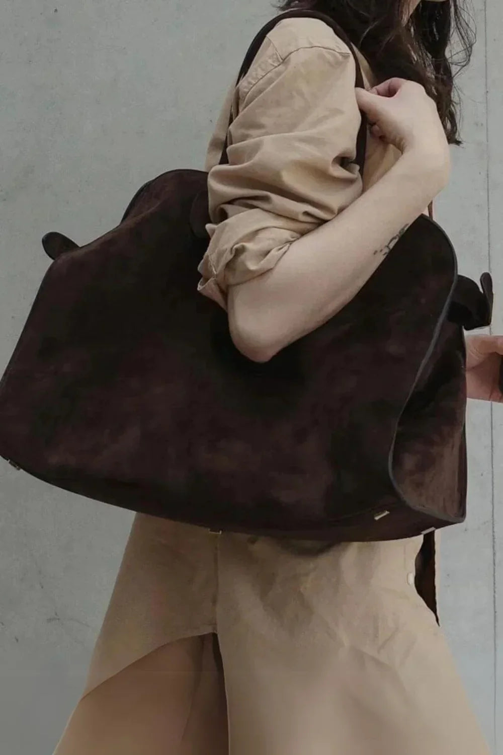 Borsa Elara