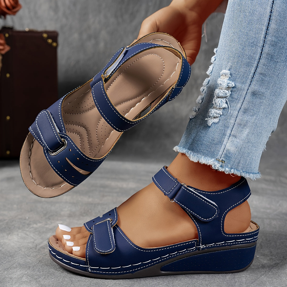 Sandali Comfort con Zeppa e Doppia Fascia Regolabile